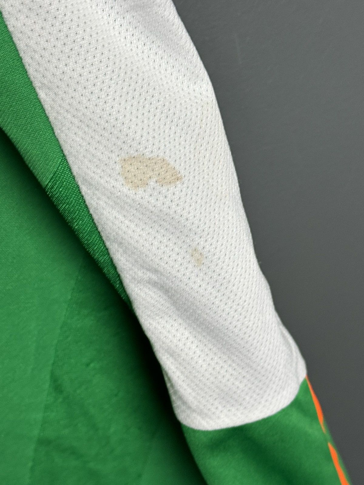 Umbro Republic of Ireland 16/18 Home Football Jersey Size US XL / EU 56 / 4 - 20 Thumbnail