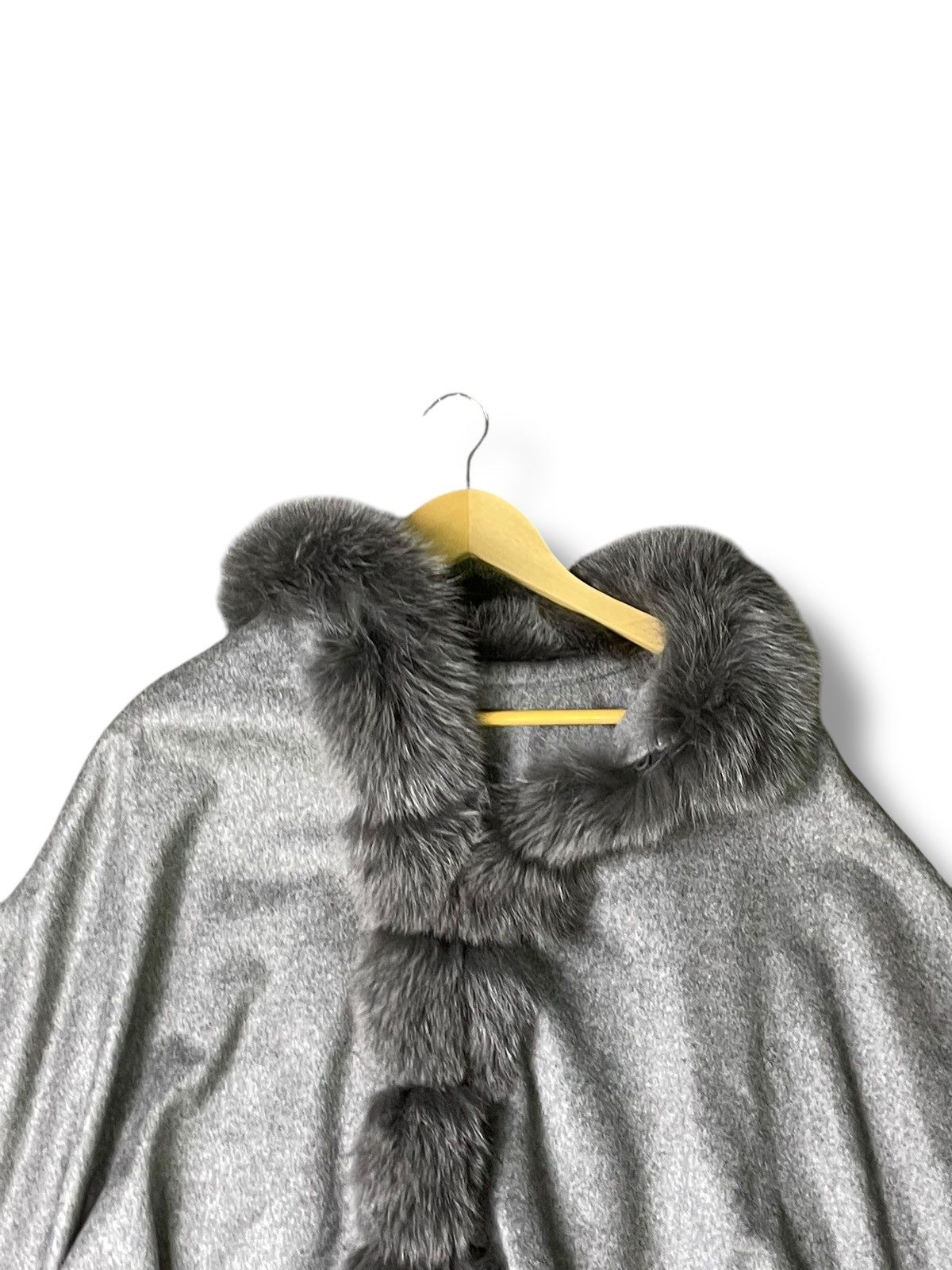 Japanese Brand × Vintage Saga Furs Cashmere Fur Cloak Cape (52) Size US L / EU 52-54 / 3 - 2 Thumbnail