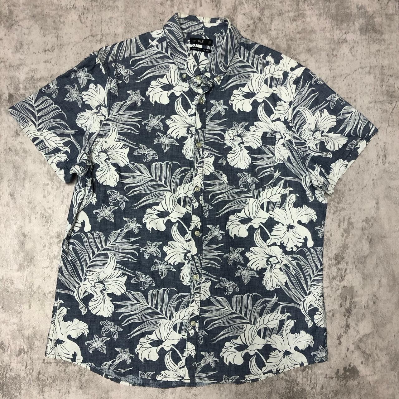 Other Navy and white floral button-up shirt #floral Size US XL / EU 56 / 4 - 1 Thumbnail