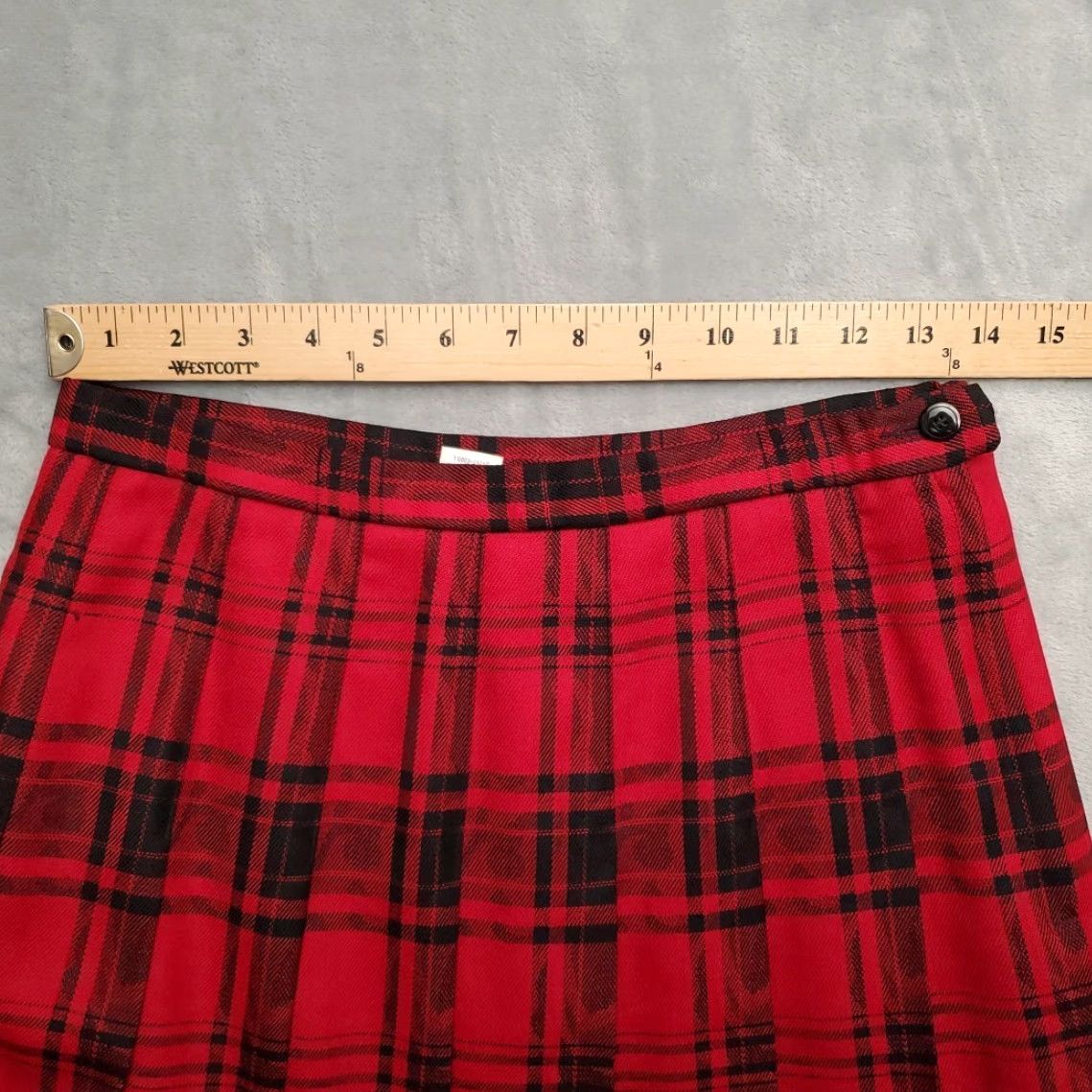 Pendleton VINTAGE Pendleton Skirt Womens 8 Red Black Plaid 100% Wool Pleated Made in USA Size 30" / US 8 / IT 44 - 7 Thumbnail
