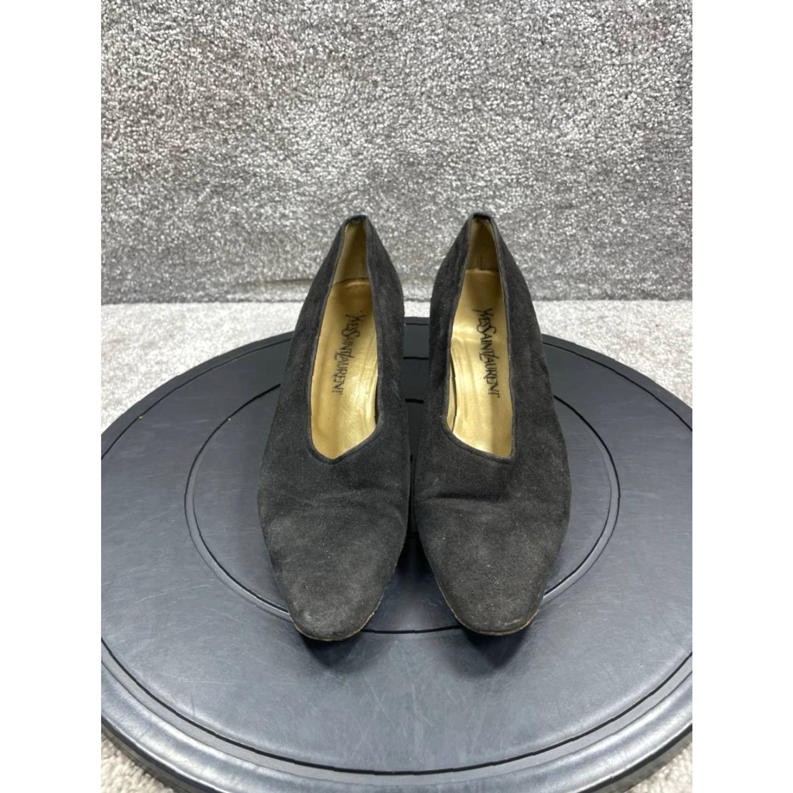 Yves Saint Laurent VINTAGE Yves Saint Laurent Pumps Womens 9 M Black Round Toe Block Slip On Leather Suede Pump Womens Shoes Size US 9 / IT 39 - 4 Thumbnail