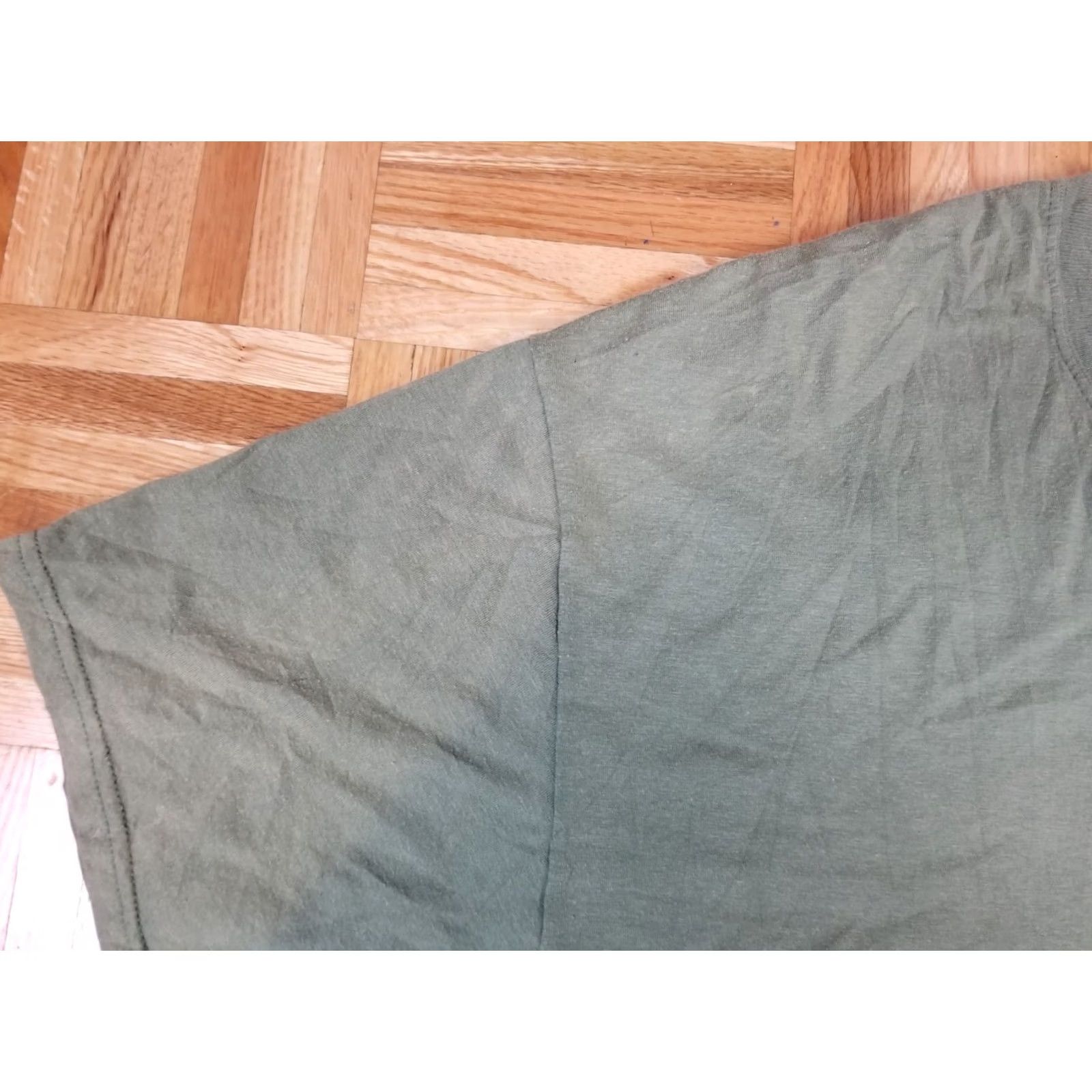 Hanes VINTAGE Hanes GREEN Sun faded THIN T-SHIRT MEN'S XLARGE Shirt Mens 90s Military USA Green Sun faded Hanes T-Shirt XL Mens Size US XL / EU 56 / 4 - 4 Thumbnail