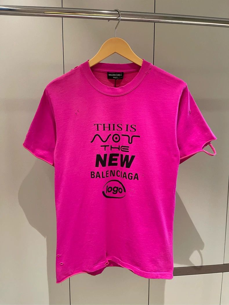 Balenciaga Balenciaga Dragon Fruit Slogan Logo Worn-out Damage Short S Size US XS / EU 42 / 0 - 2 Thumbnail