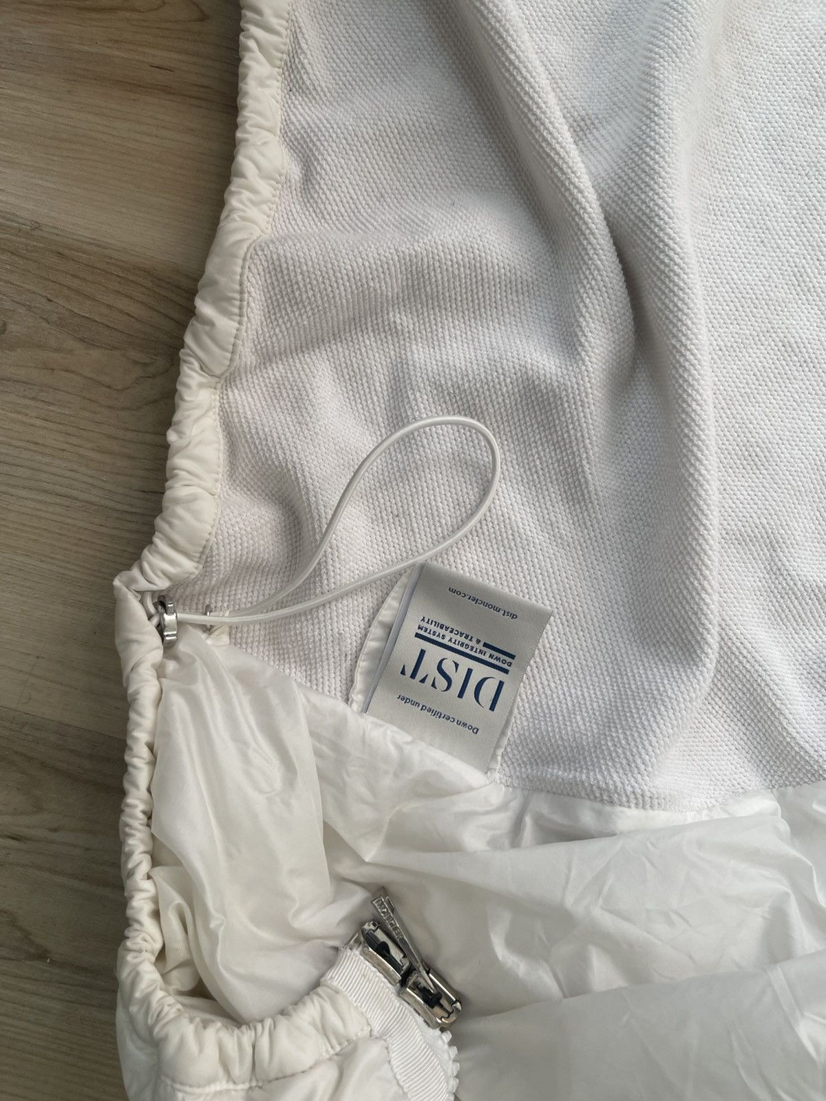 Moncler White monclear hooded vest Size US M / EU 48-50 / 2 - 4 Thumbnail