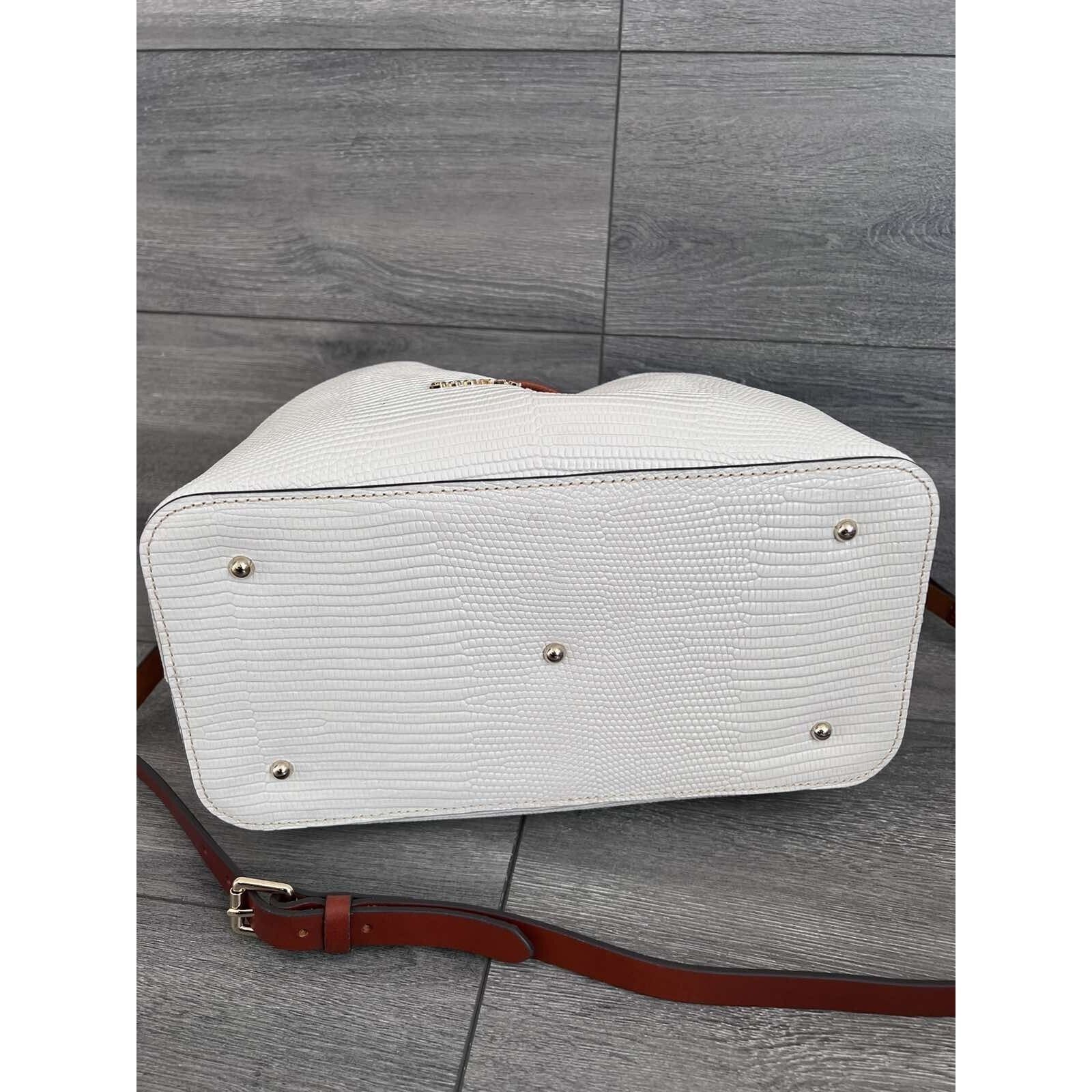 Dooney & Bourke Dooney & Bourke Embosed Lizard Large Barlow Bone Bag B000540 Size ONE SIZE - 6 Thumbnail