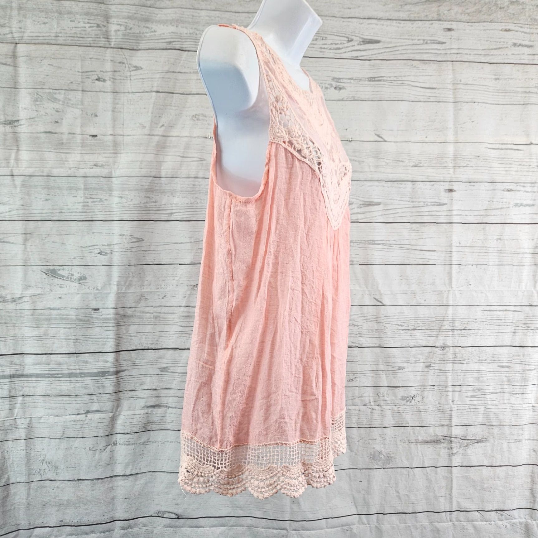 Pinko Entro Womens Top Sz Medium Pink Sleeveless Crochet Lace Rayon T-Shirt Blouse Size M / US 6-8 / IT 42-44 - 3 Thumbnail