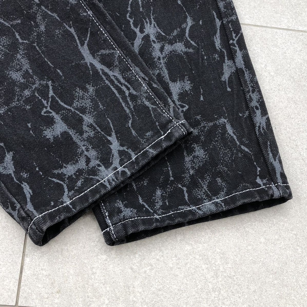 Japanese Brand Japanese Black Bone Print Zipper-Pocketed Casual Punk Jeans Size US 36 / EU 52 - 10 Thumbnail