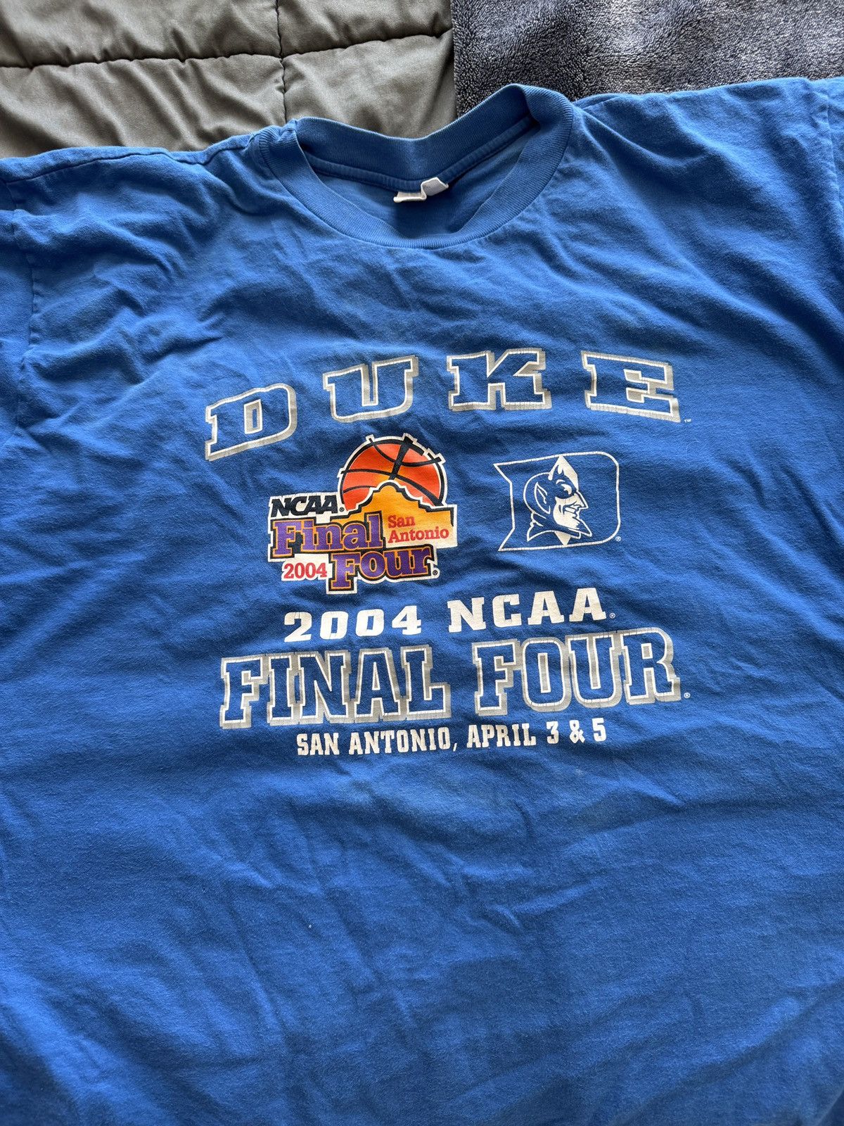 Vintage 2004 Duke Blue Devils Final Four Tee Size US XL / EU 56 / 4 - 1 Thumbnail