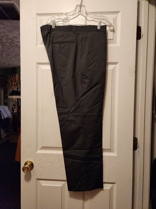 Jos. A. Bank Jos.a.bank reserve men's charcoal 100%wool dress pants 42/30 Size 42R - 1 Thumbnail