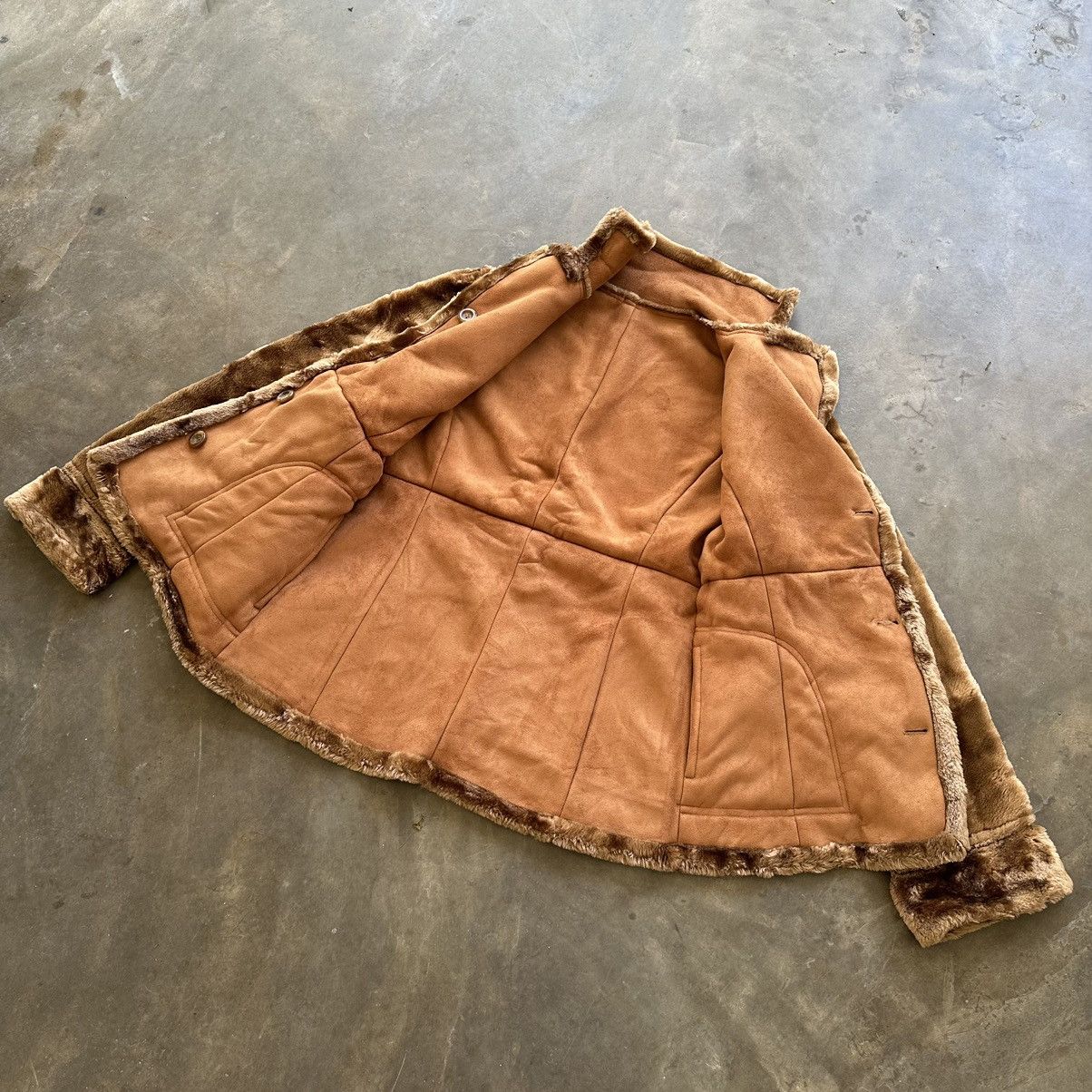 Japanese Brand Vintage Japanese Glass Line Fur Heavy Coats With Pocket Rare Size US M / EU 48-50 / 2 - 8 Thumbnail
