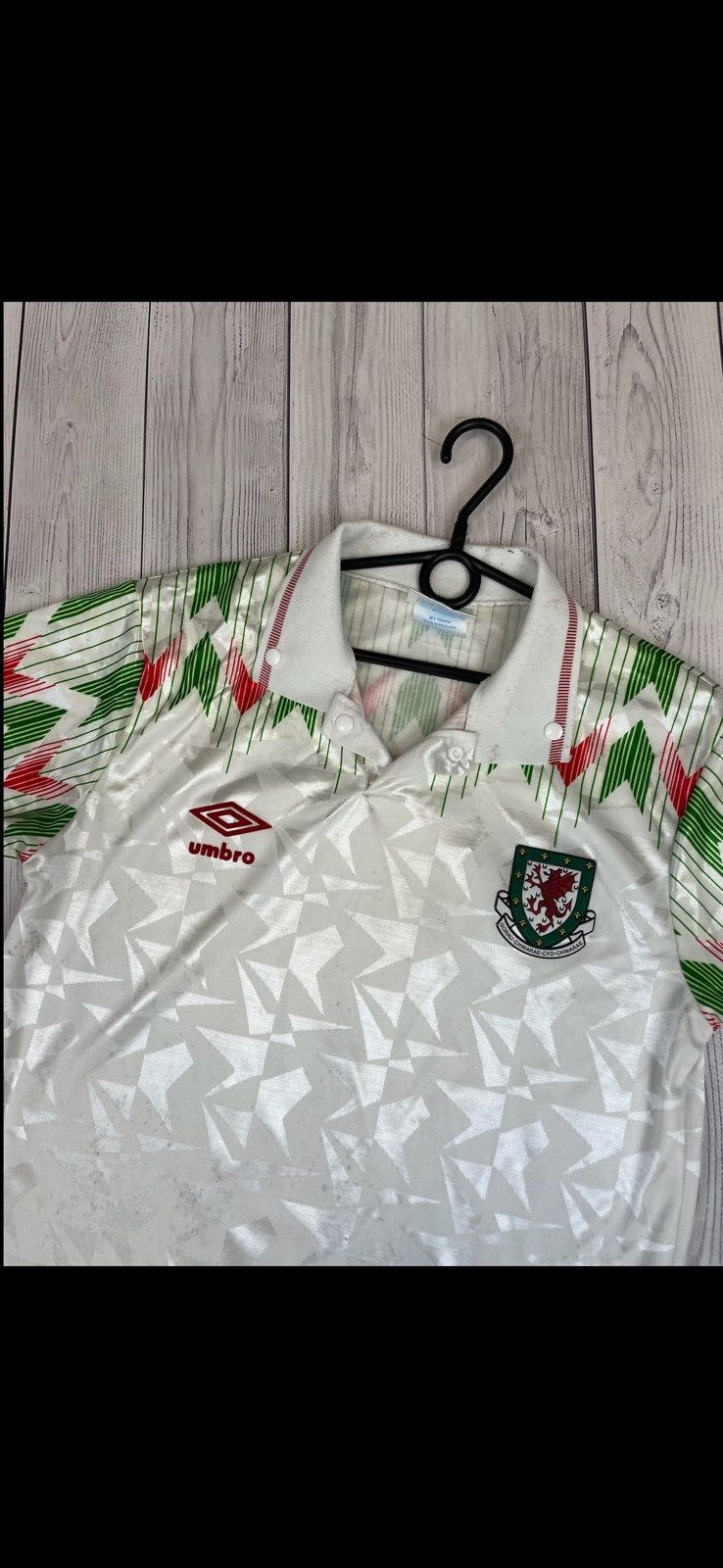 Umbro Vintage Wales umbro Soccer jersey rare size M away Size US M / EU 48-50 / 2 - 3 Thumbnail