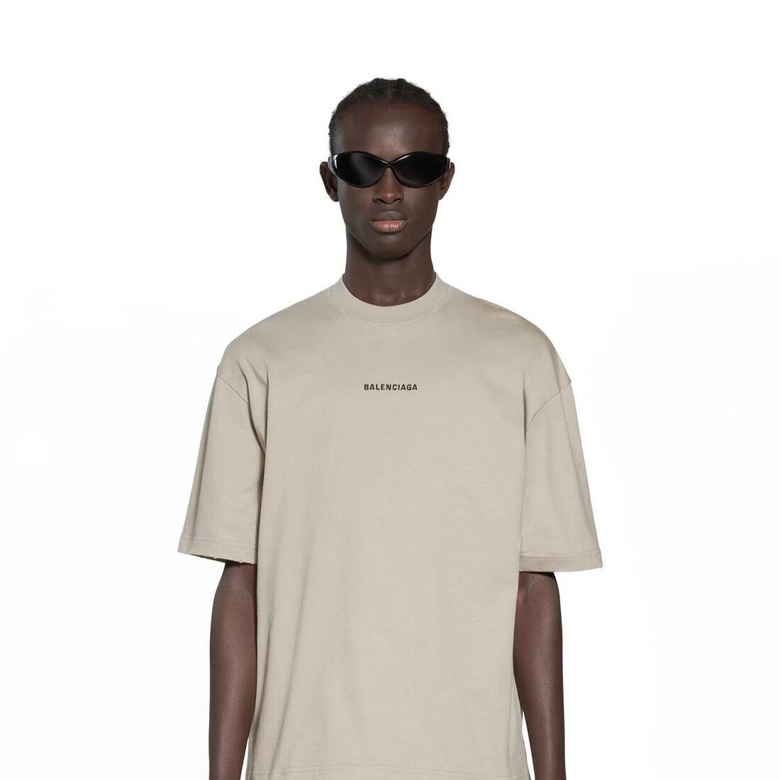 Balenciaga o1bcso1str0125 Back T-Shirt Medium Fit in Beige Size US L / EU 52-54 / 3 - 6 Thumbnail