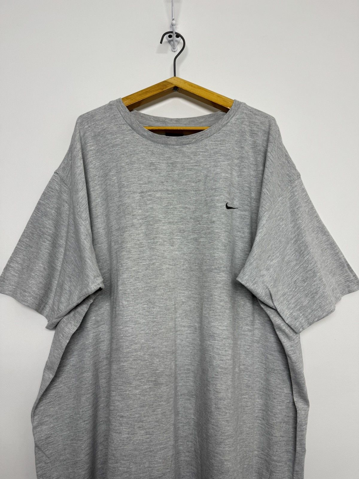 Nike Vintage Y2k Nike Swoosh Logo T-Shirt Size US XXL / EU 58 / 5 - 2 Thumbnail