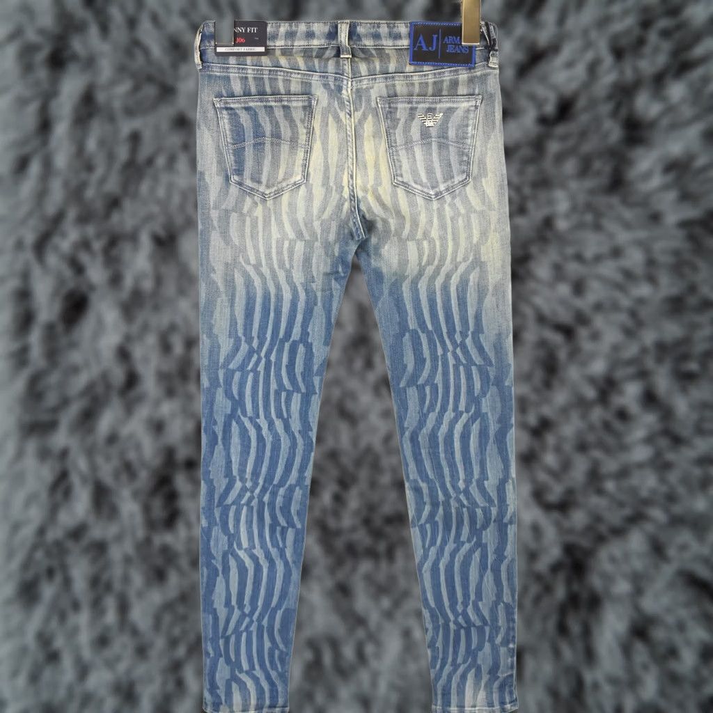 Vintage Armani Jeans J06 Skinny Fit Jeans Women's W25 Zip Fly Denim Jeans Blue Skinny Womens W25 Zip Fly Armani Jeans J06 Skinny Fit Size 42" / US 20 - 1 Thumbnail