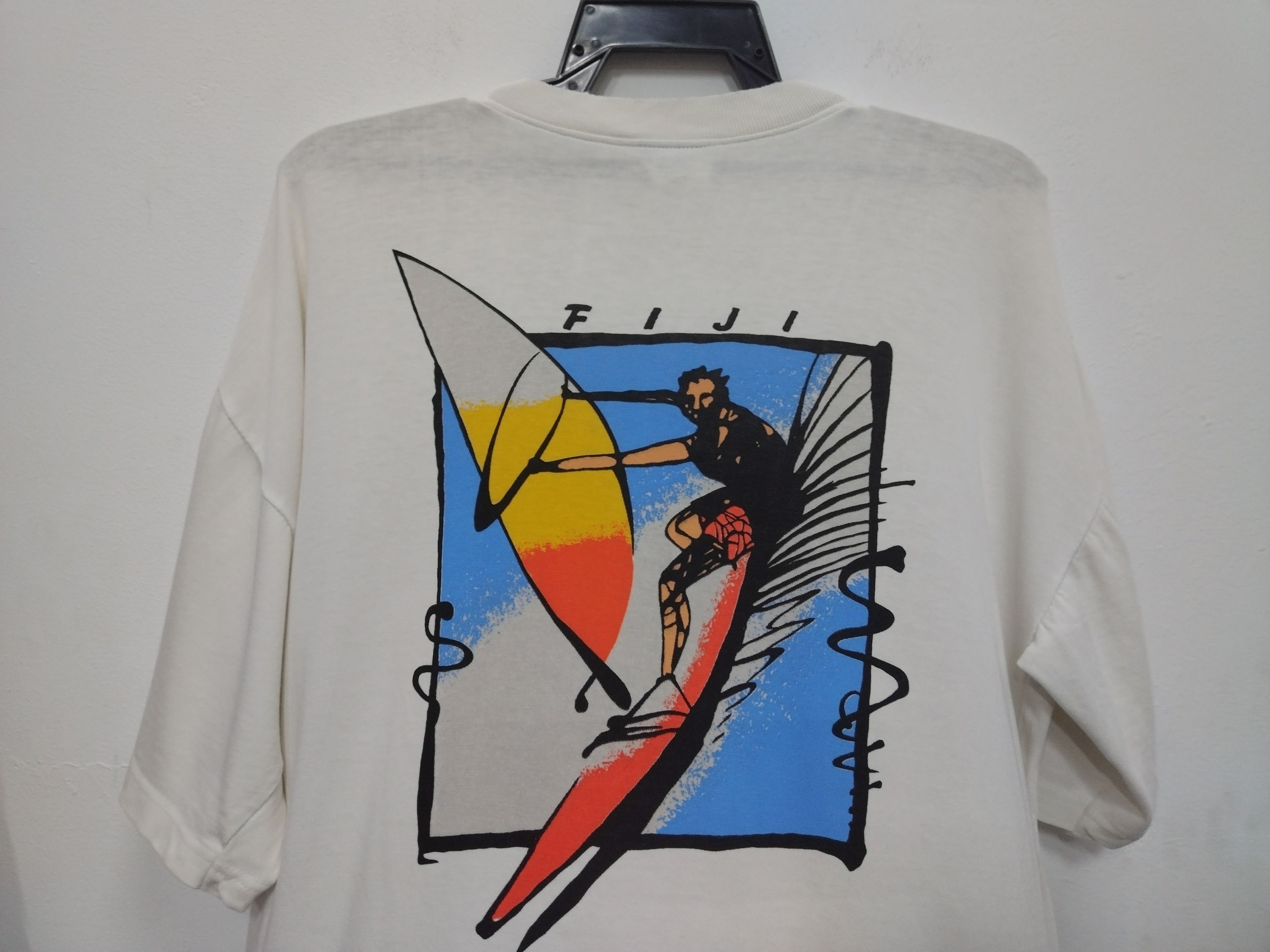 Vintage VINTAGE RARE DISTRESSED FIJI HAWAII SURFBOARD T SHIRT Size US L / EU 52-54 / 3 - 13 Thumbnail