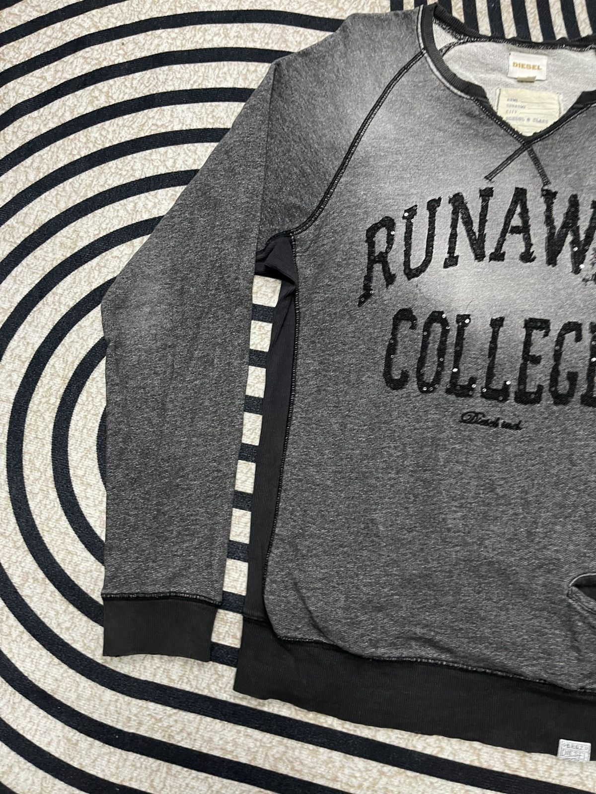Diesel 2000s DIESEL RUNAWAY COLLEGE RARE DISTRESSED DESIGN Size US M / EU 48-50 / 2 - 4 Thumbnail