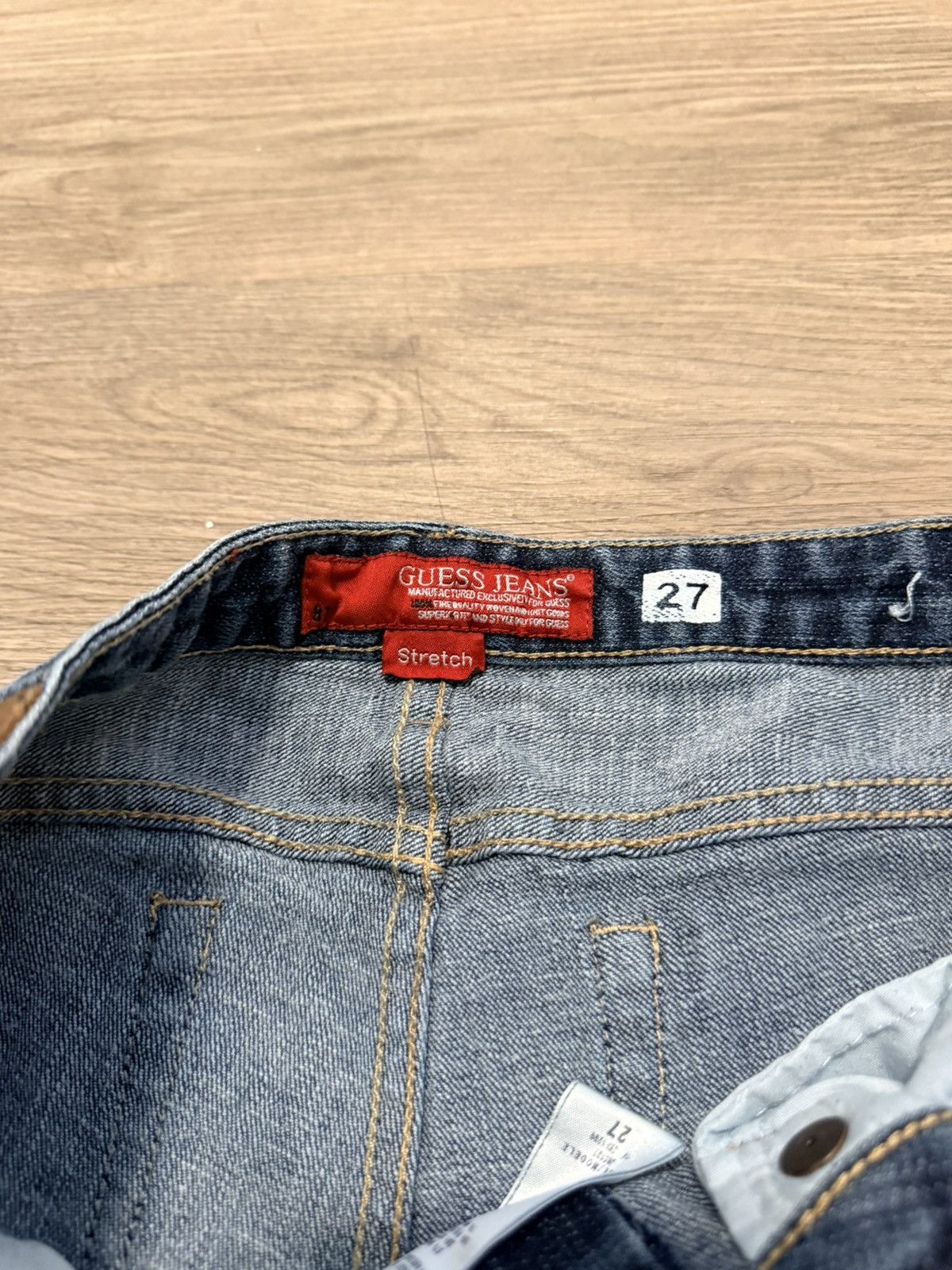 Guess Y2K dark-washed low-rise bootcut Guess denim Size 27" / US 4 / IT 40 - 5 Thumbnail