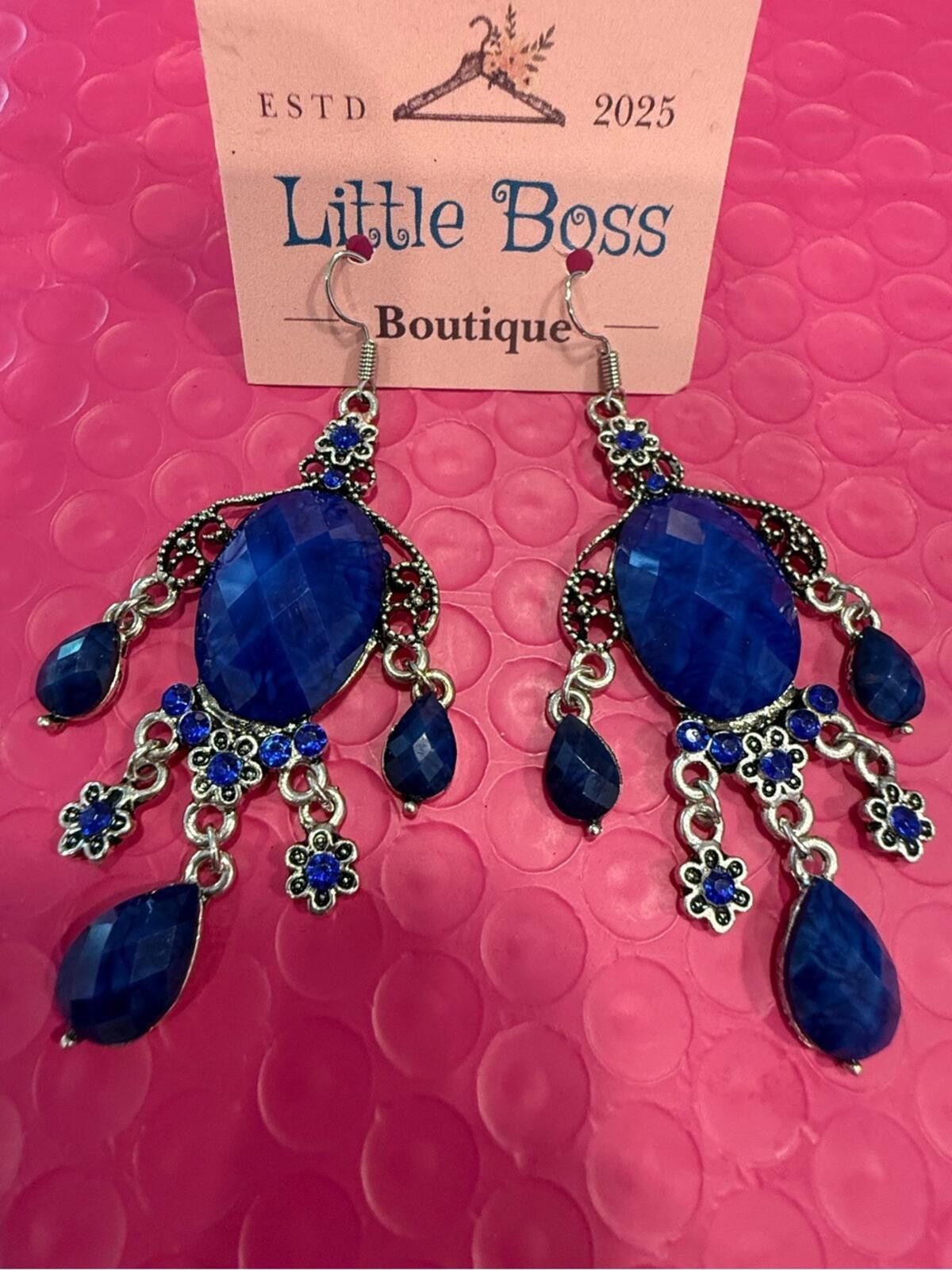 Other Blue rhinestone & floral beaded dangle earrings Size ONE SIZE - 1 Thumbnail