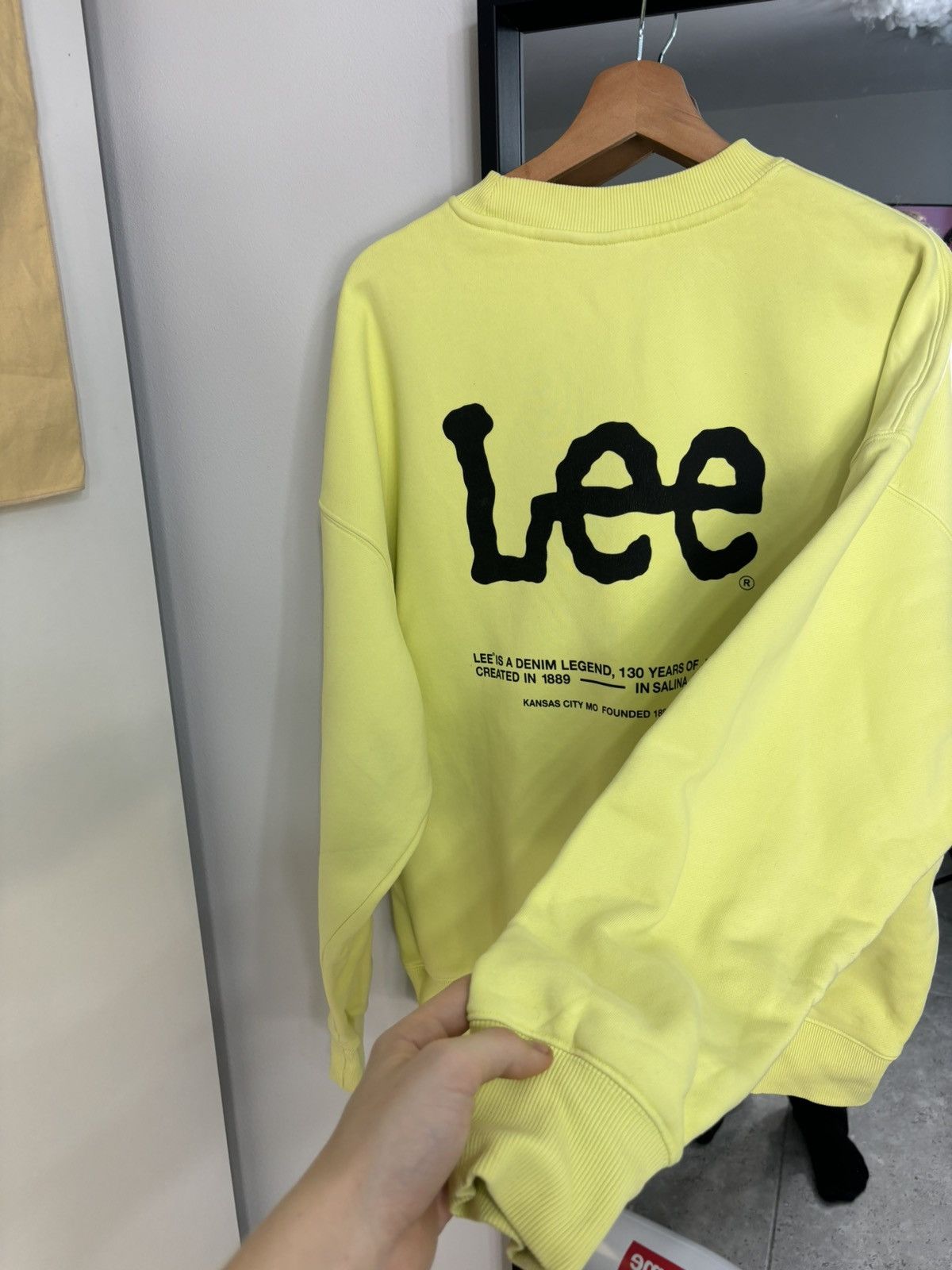 Lee × Vintage RARE Crazy Boxy Heavy Crewneck Sweatshirt Lee Big Logo USA Size US L / EU 52-54 / 3 - 4 Thumbnail