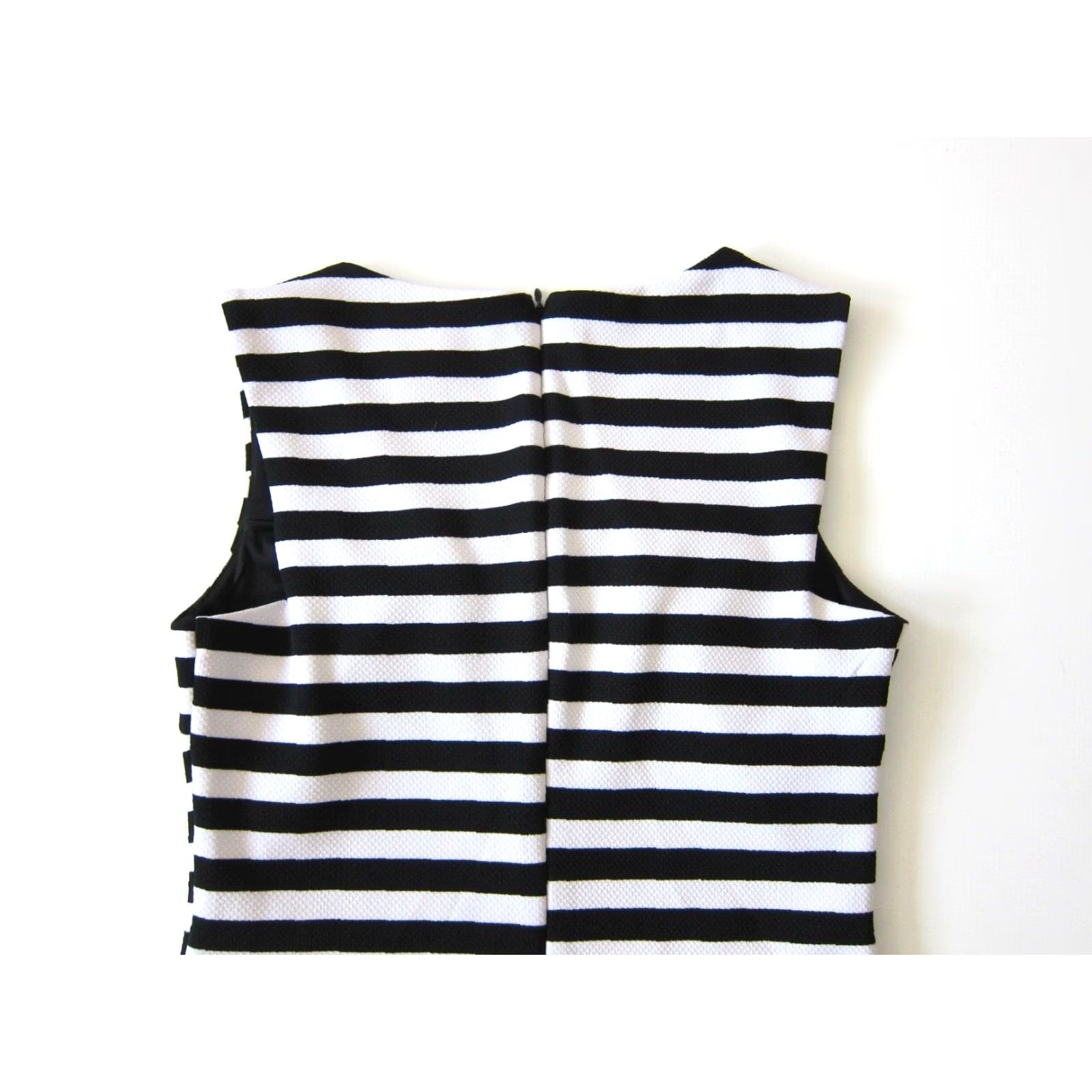 Vintage En Focus Studio Dress Sleeveless A-Line Sheath Stretch Black White Stripe Knee Length 4 Women's Size S / US 4 / IT 40 - 5 Thumbnail
