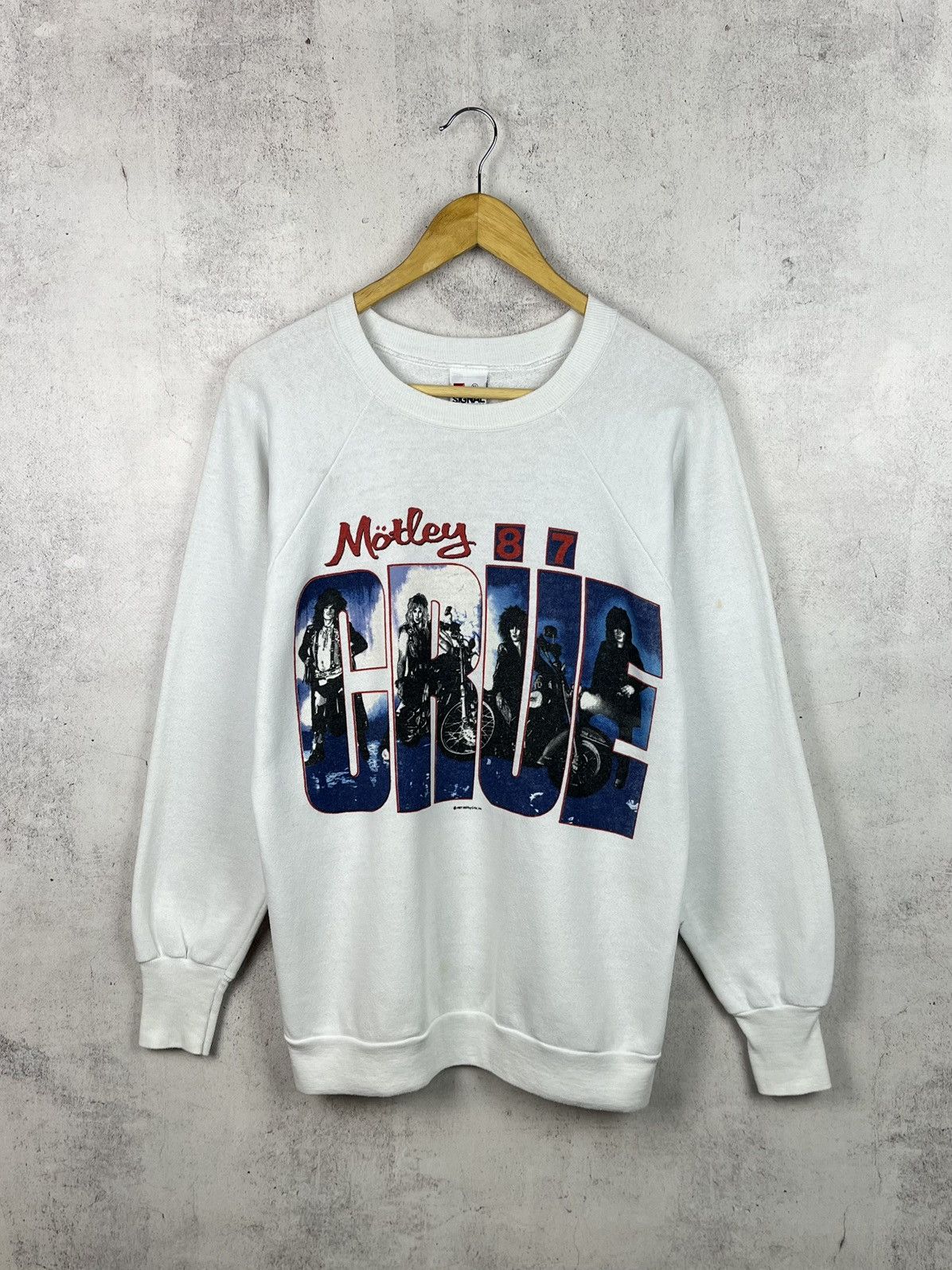 Band Tees 🇺🇸 Vintage 1987 Mötley Crue Rock Band Swaetshirt Made In USA Size US M / EU 48-50 / 2 - 1 Thumbnail