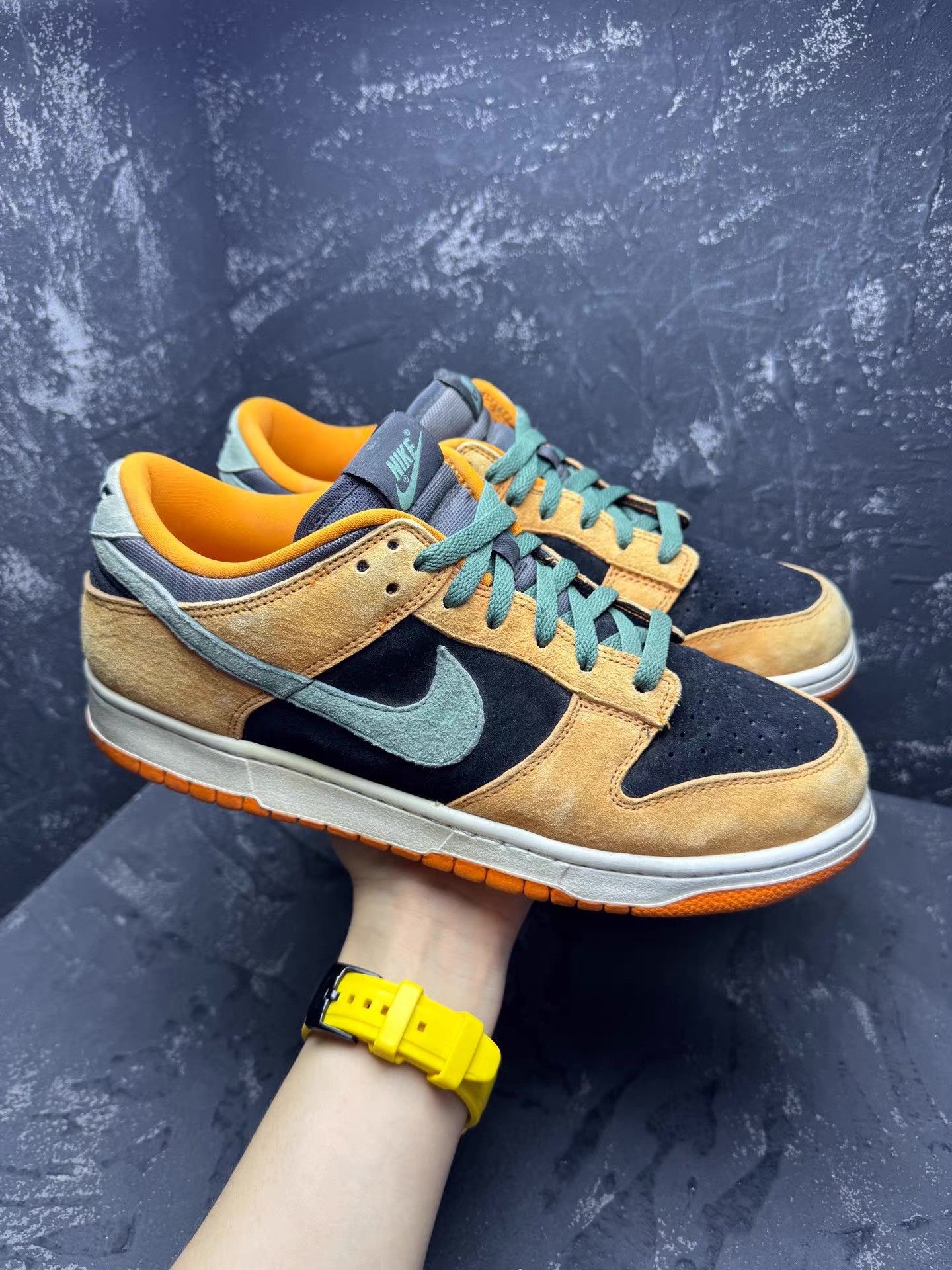 Nike Nike Dunk Black & Orange Suede Q10 Size US 9.5 / EU 42-43 - 3 Thumbnail