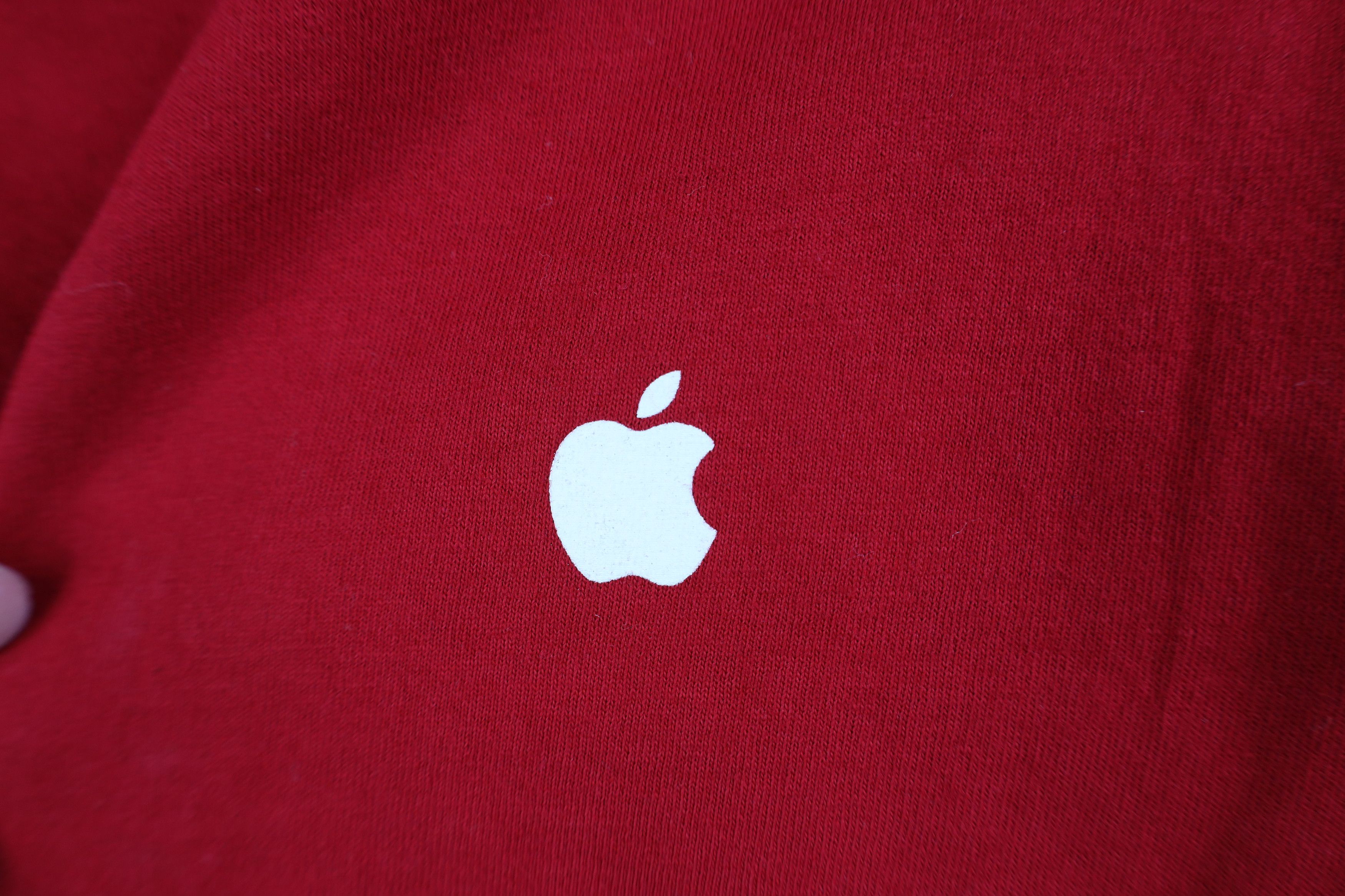 Vintage Vintage Y2K Issued Apple Inc Company T-Shirt Red Cotton USA Size US M / EU 48-50 / 2 - 4 Thumbnail