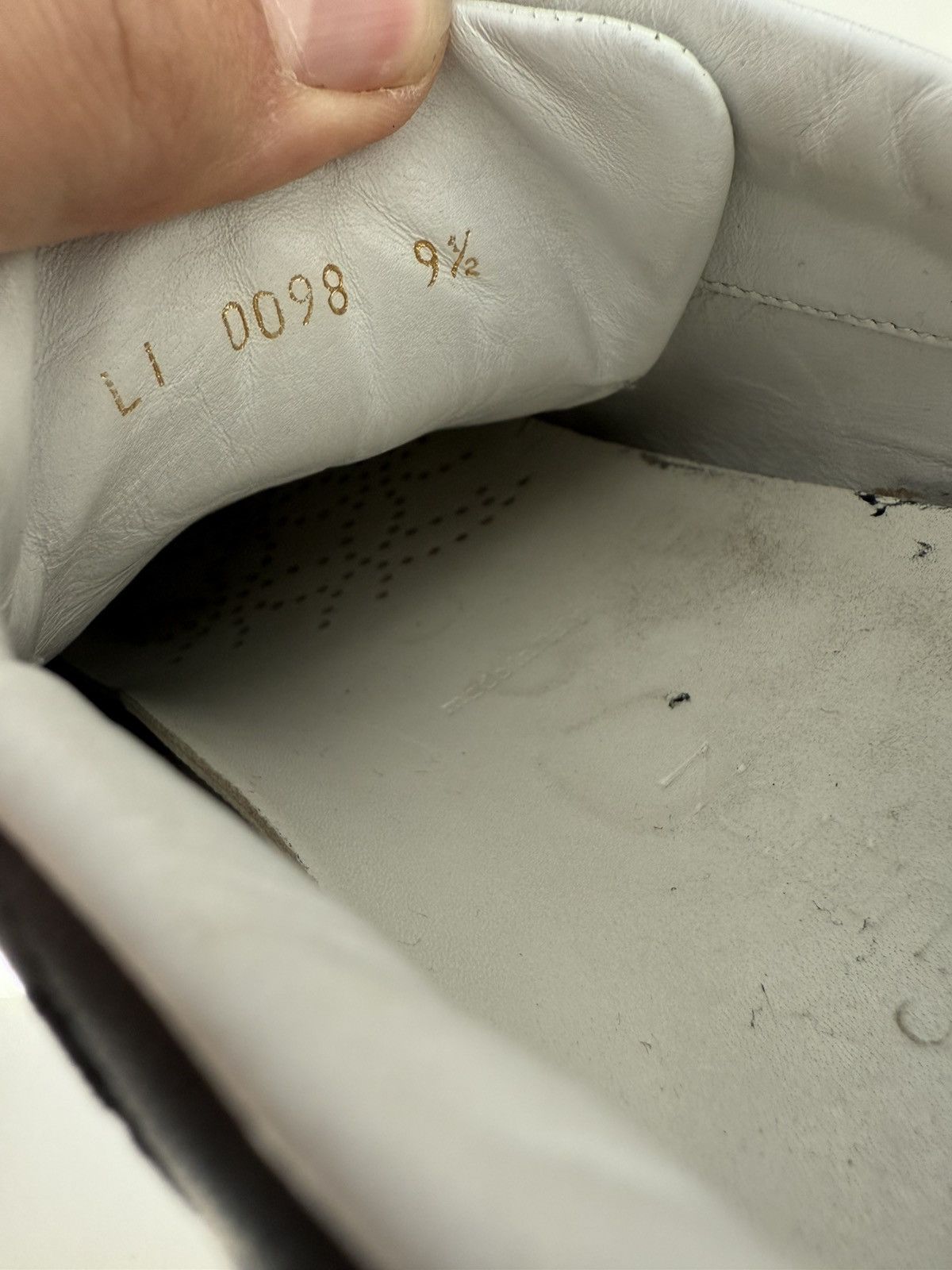 Louis Vuitton Louis Vuitton White Leather Template Logo Sneakers Size US 10 / EU 43 - 9 Thumbnail