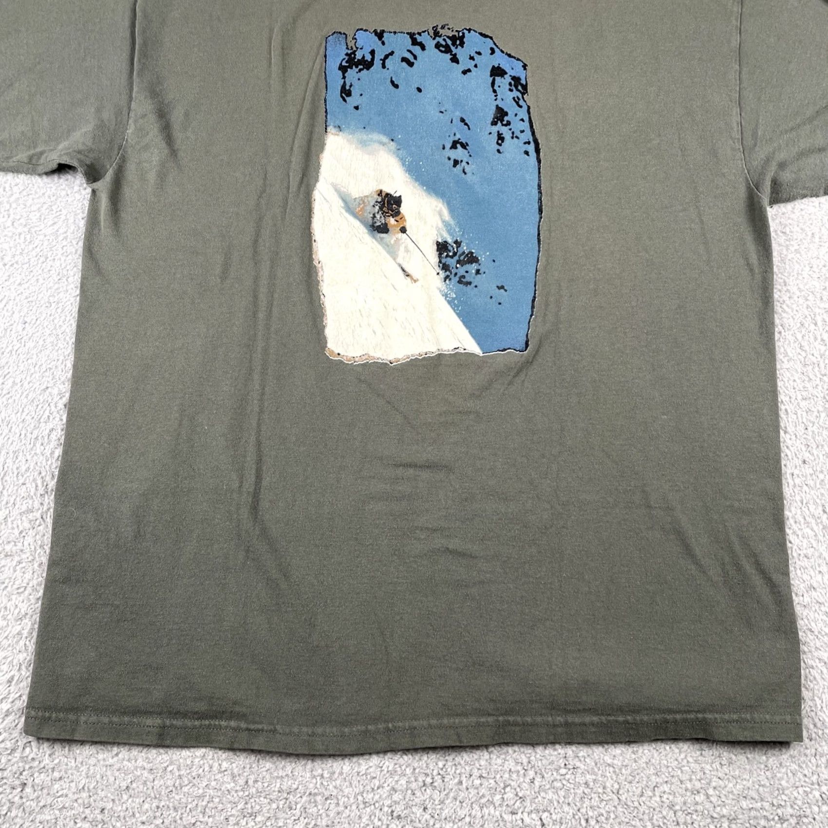 Tultex VINTAGE Tultex Shirt XL Green Skier Graphic Mountain Y2K Live2Play.com 90s Mens Size US XL / EU 56 / 4 - 6 Thumbnail