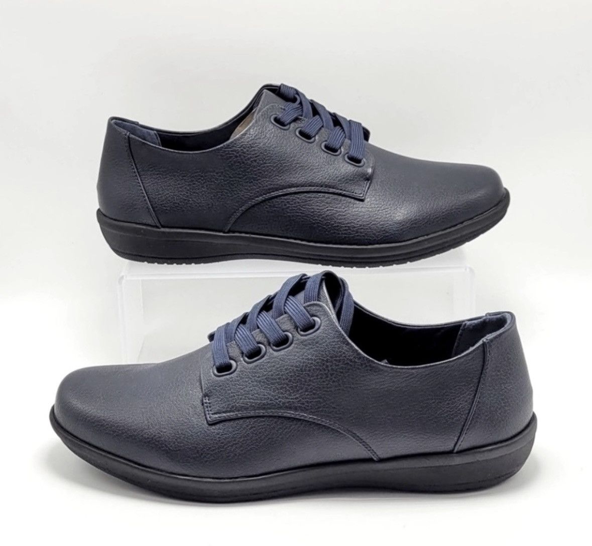 Vintage NEW OLD STOCK Vintage Blue Low Top Classic Sneakers with Box Size US 7.5 / IT 37.5 - 1 Thumbnail