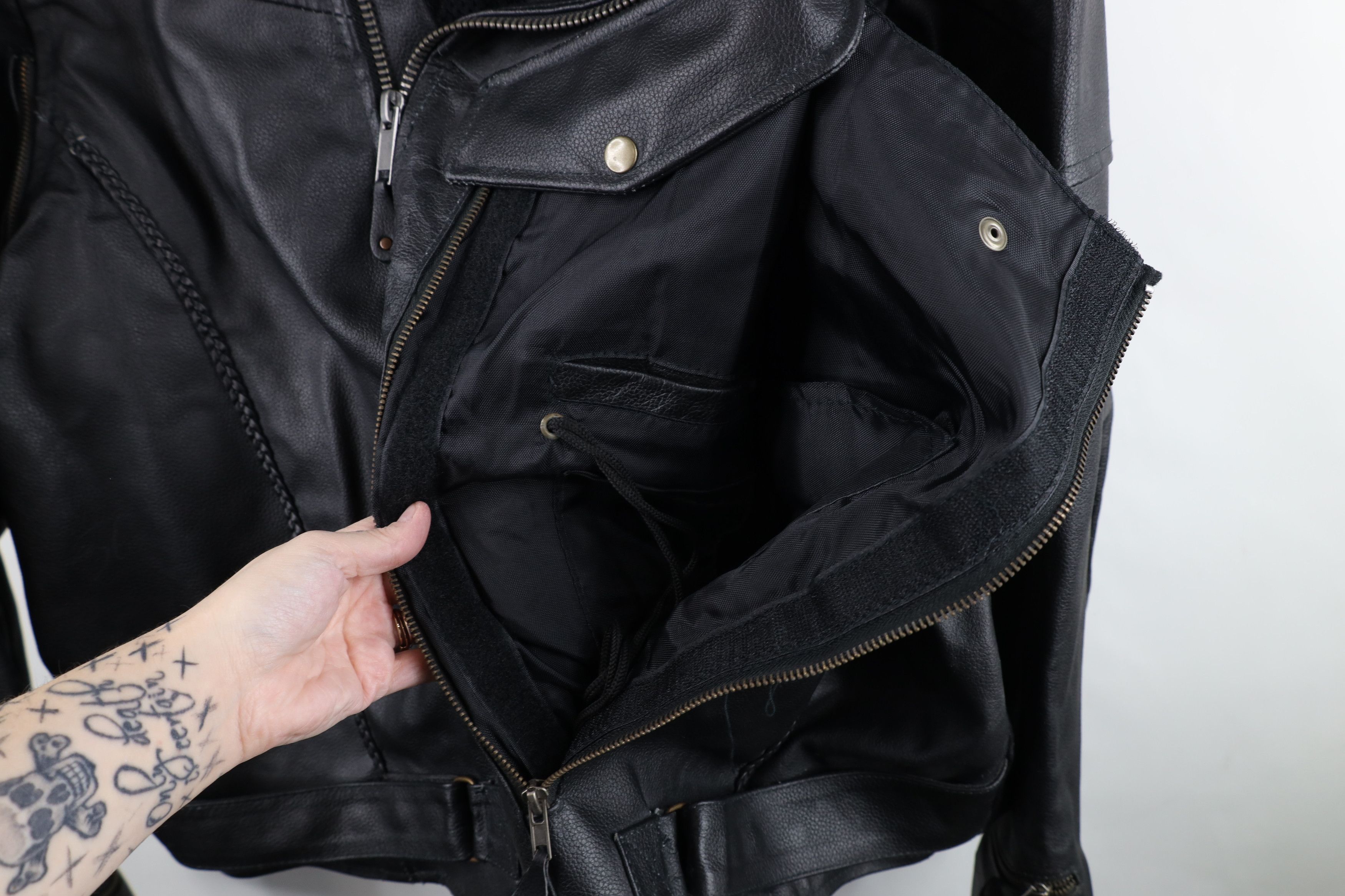 Vintage Vintage 90s Streetwear Heavyweight Leather Motorcycle Jacket Size US XXL / EU 58 / 5 - 4 Thumbnail