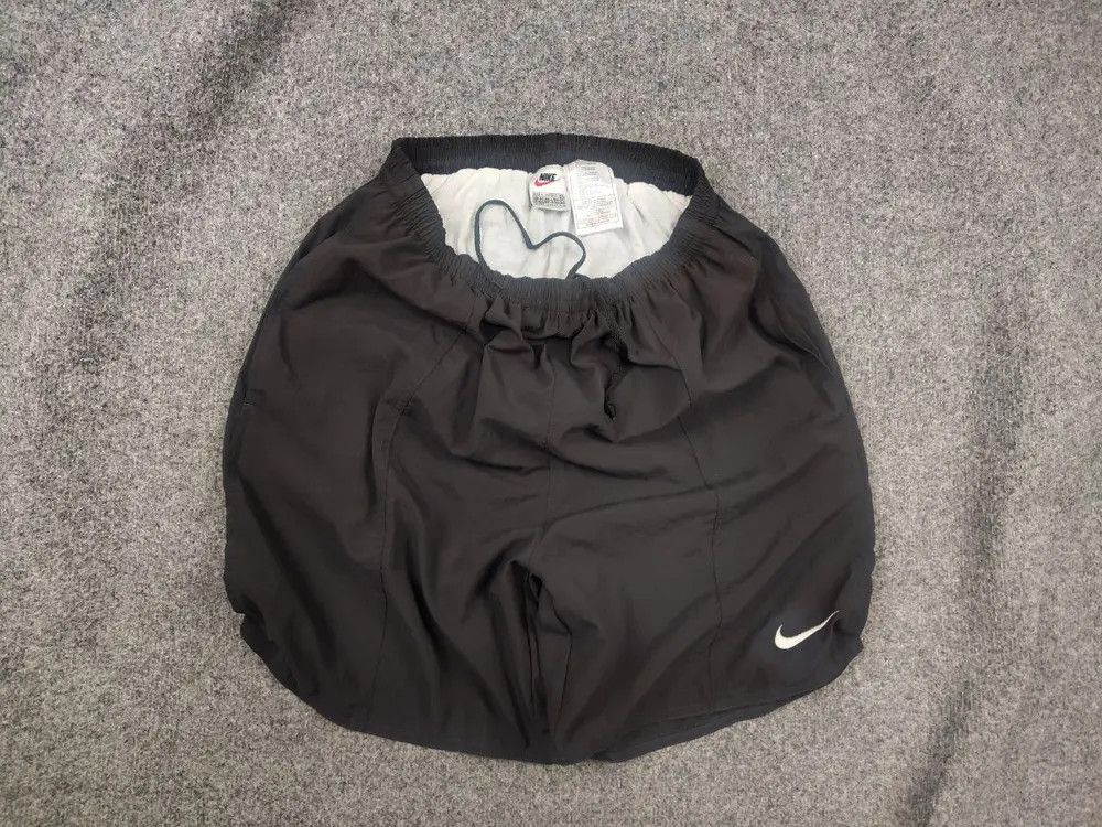 Nike Vintage 90's Nike Gray Nylon Swoosh Pocket Casual Shorts Y2K Size US 34 / EU 50 - 1 Thumbnail