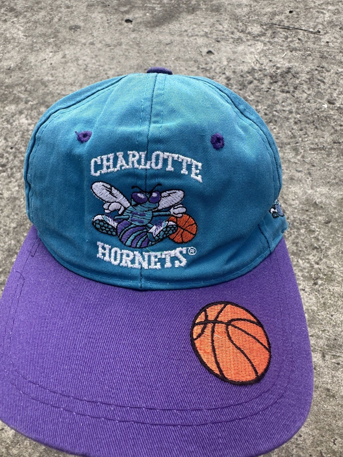 NBA Vintage Charlotte Hornets NBA Streetwear Rare Style USA Size ONE SIZE - 2 Thumbnail