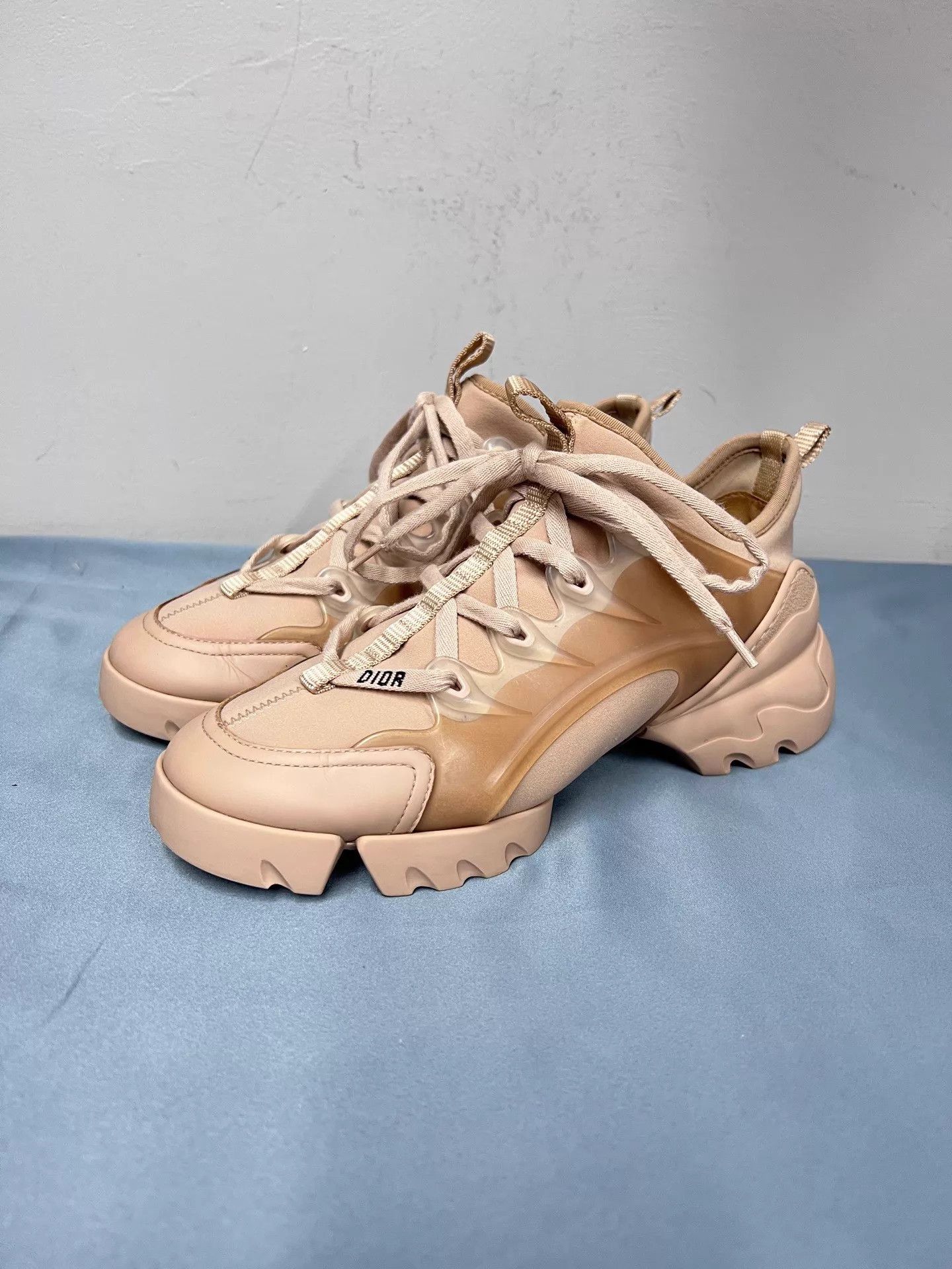 Dior Dior D-Connect nude low-top sneaker 36 mint Size US 5.5 / IT 35.5 - 1 Thumbnail