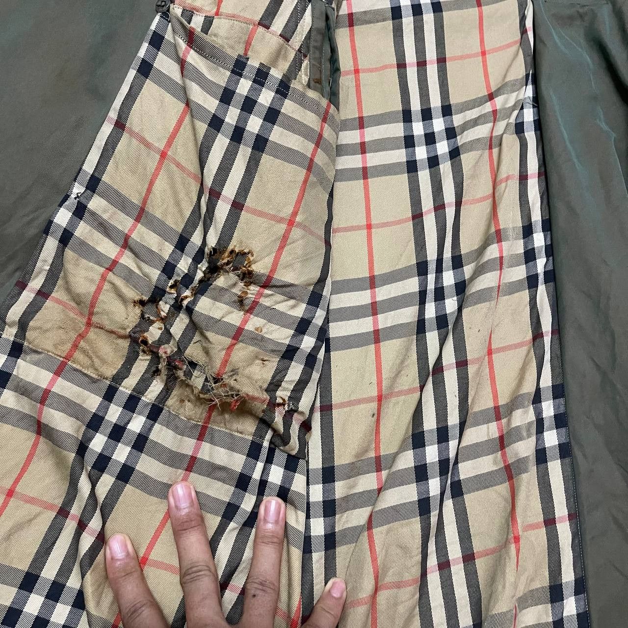 Burberry Vintage Burberry Nova Check Trench Coat Distressed Size US M / EU 48-50 / 2 - 17 Thumbnail