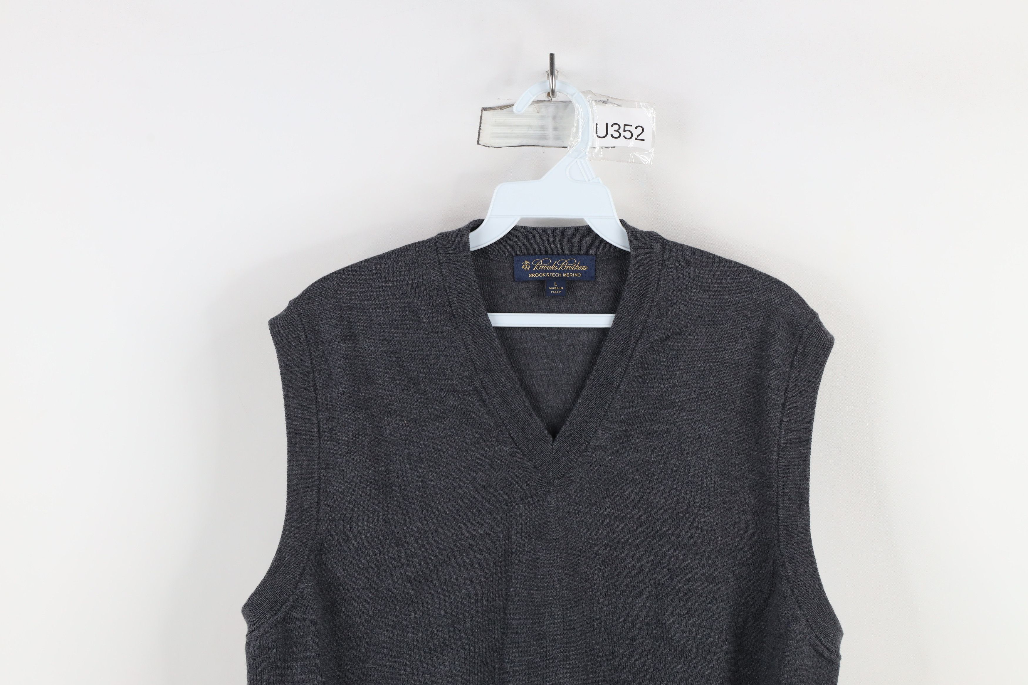 Brooks Brothers × Vintage Vintage Brooks Brothers Merino Wool Knit Sweater Vest Gray Size US L / EU 52-54 / 3 - 2 Thumbnail