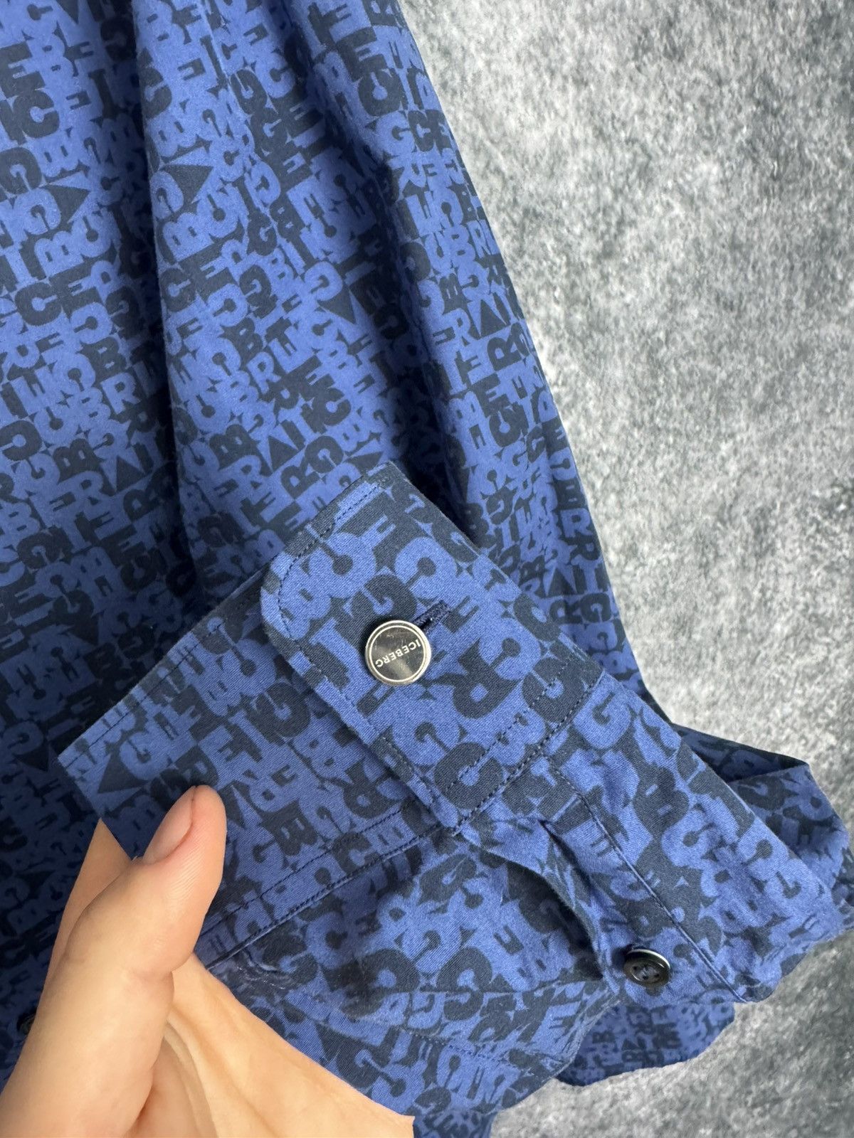 Iceberg Shirt Iceberg men’s size L old money luxury denim multi logo Size US L / EU 52-54 / 3 - 11 Thumbnail