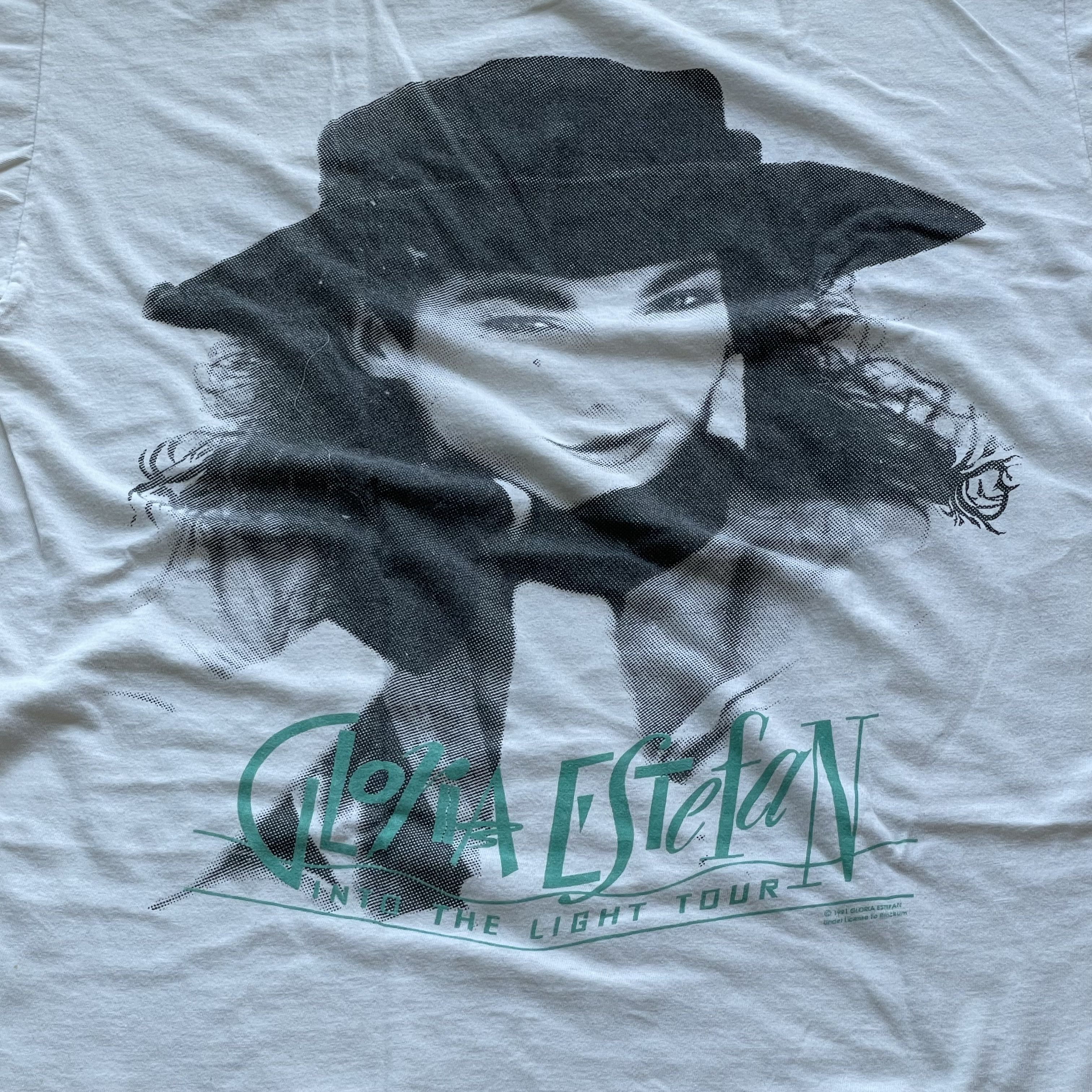 Vintage Vintage Gloria Estefan Into The Light Tour Concert Tee 1991 Size US L / EU 52-54 / 3 - 4 Thumbnail