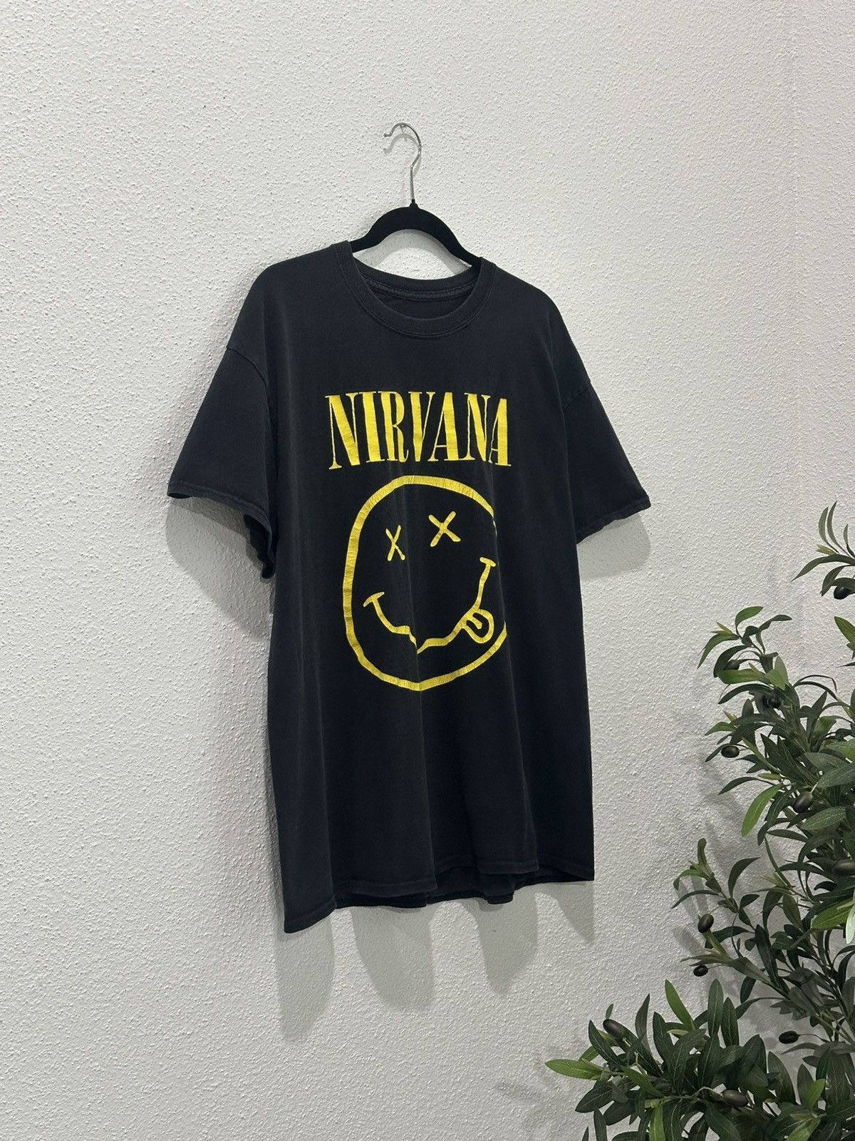 Nirvana Vintage Nirvana Nevermind Smiley Face Tshirt Reprint Size XL Size US XL / EU 56 / 4 - 2 Thumbnail