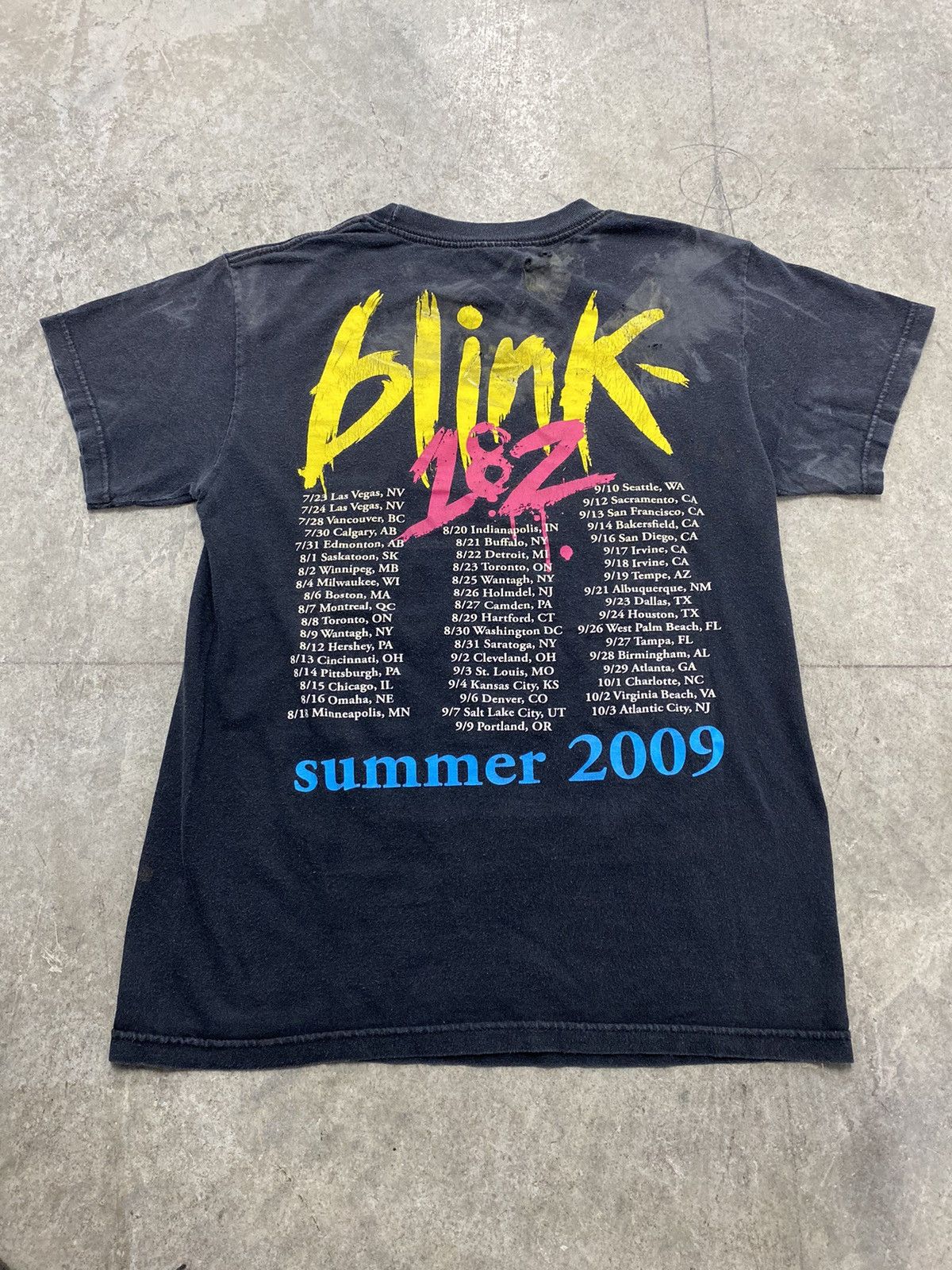 Band Tees × Vintage Vintage blink 182 tour t shirt y2k 2009 Size US S / EU 44-46 / 1 - 2 Thumbnail