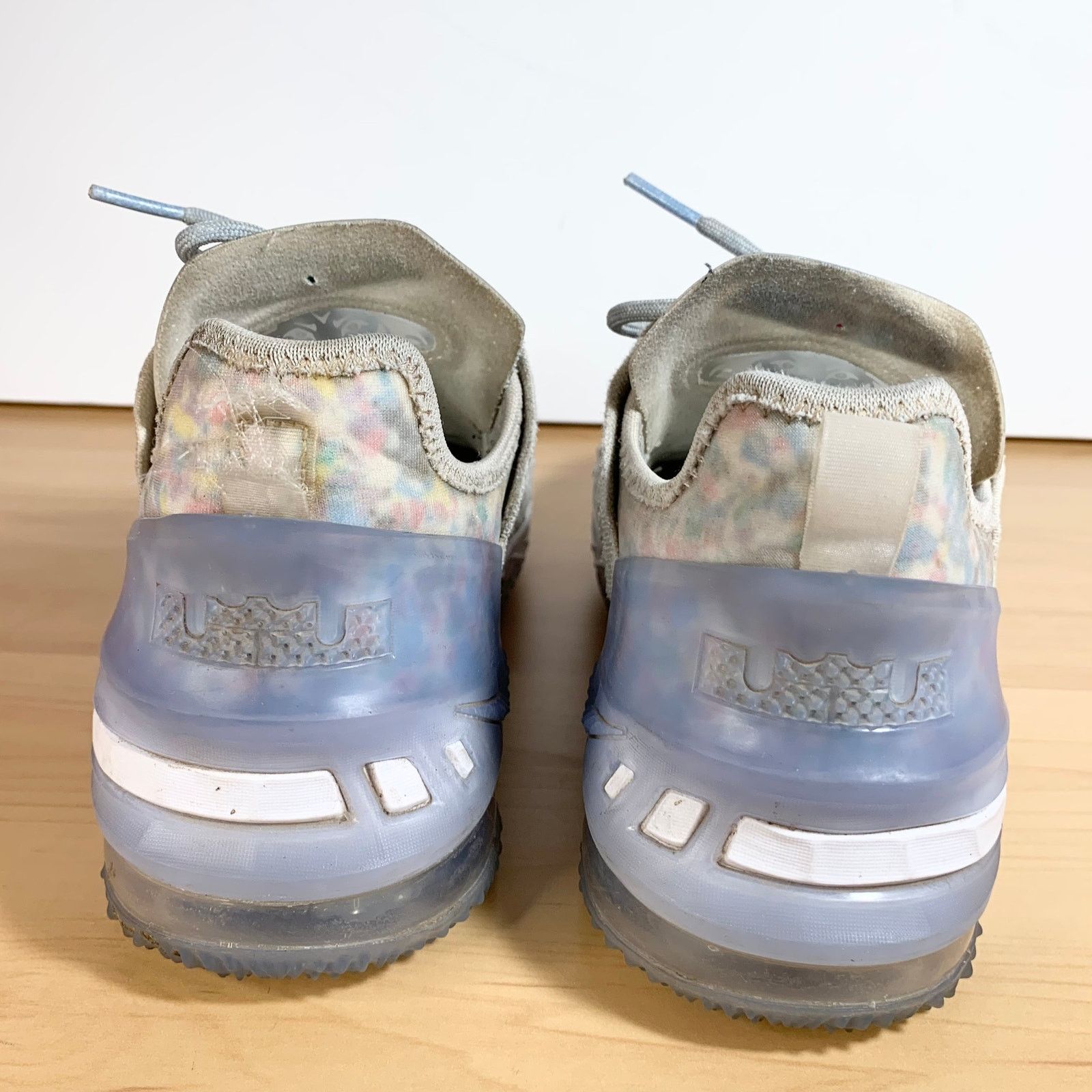Nike Nike LeBron Size 4Y / 36EU / 5.5Women US Size US 5.5 / IT 35.5 - 9 Thumbnail