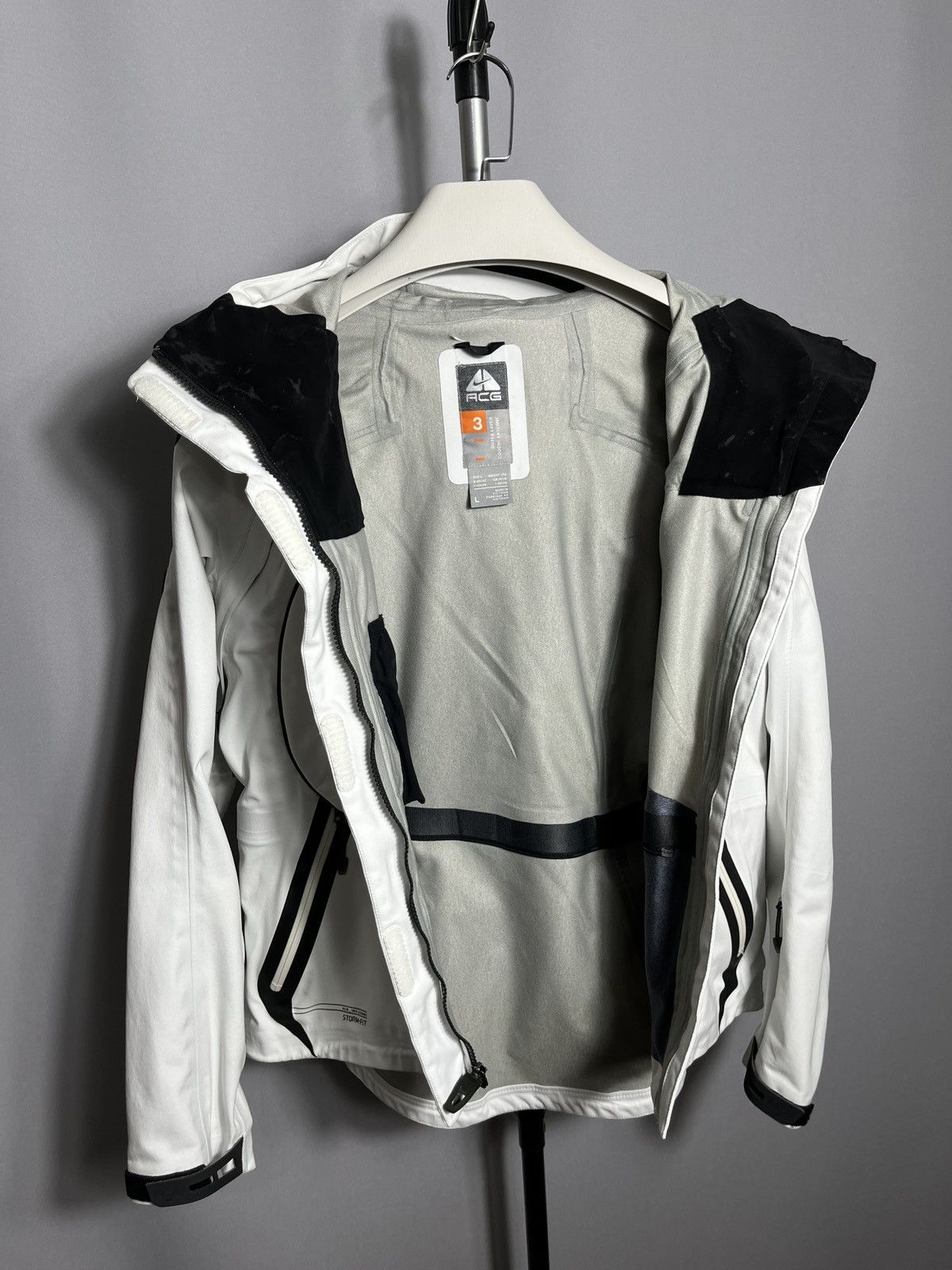 Vintage 00s NIKE ACG Women's RECCO Ski Jacket Gore-Tex White Size L / US 10 / IT 46 - 19 Thumbnail