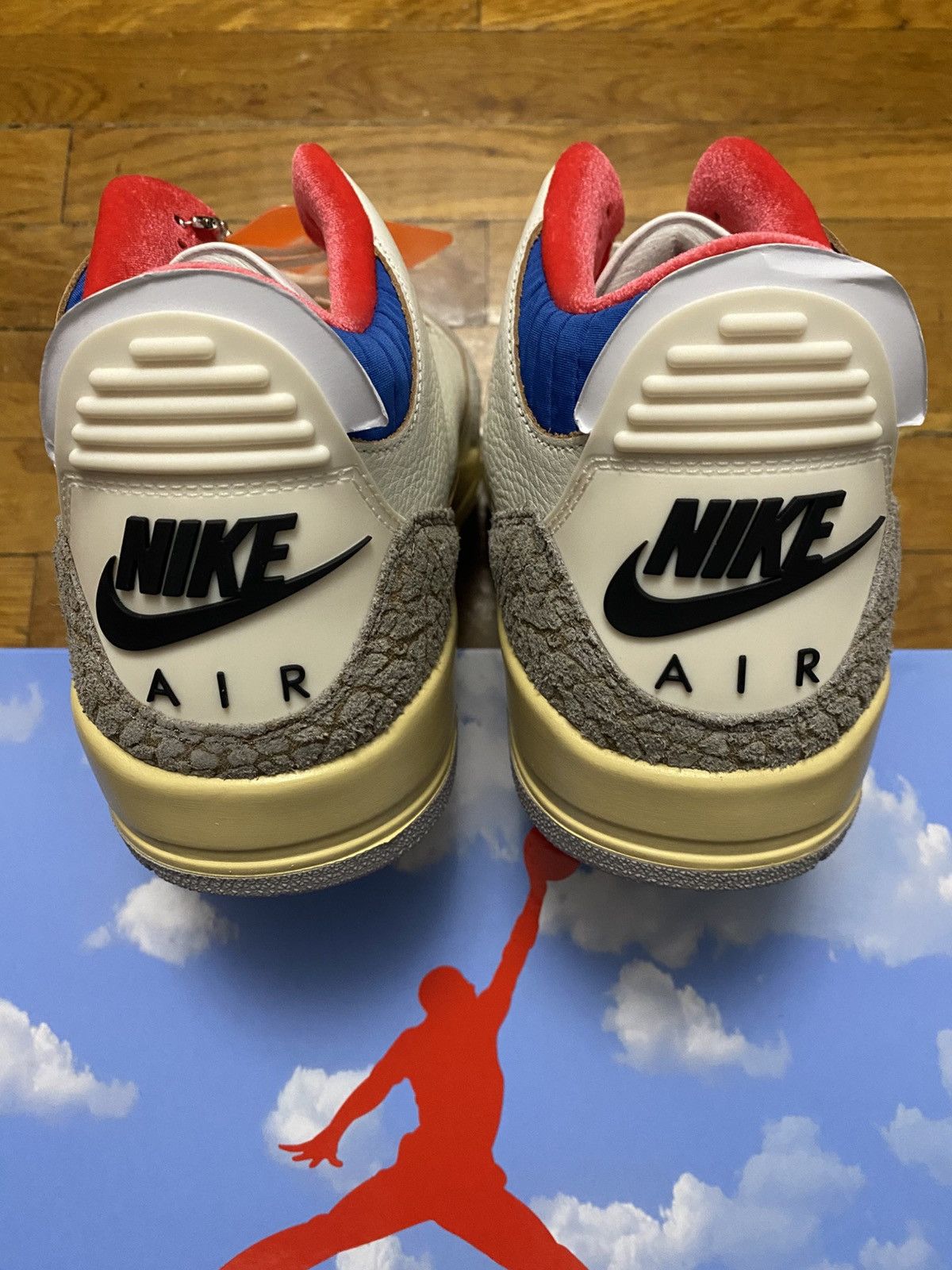 Jordan Brand Size 10.5 - Jordan 3 Retro Seoul 2.0 Cream Red Blue Men’s Size US 10.5 / EU 43-44 - 7 Thumbnail
