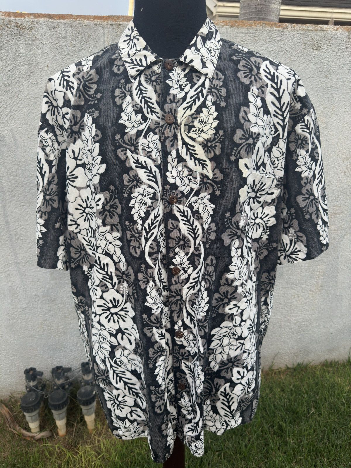 Hilo Hattie Hilo Hattie Hawaiian Shirt Black/White Men's XXL Size US XXL / EU 58 / 5 - 1 Thumbnail