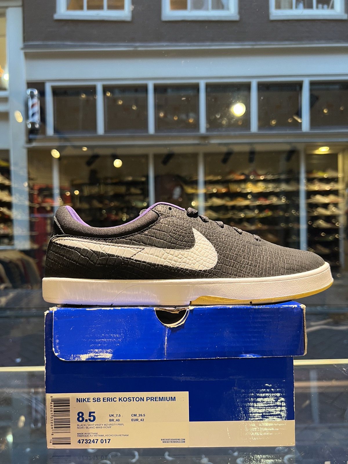 image of Nike Sb Eric Koston Kobe Shoes in Black, Men's (Size 8.5)