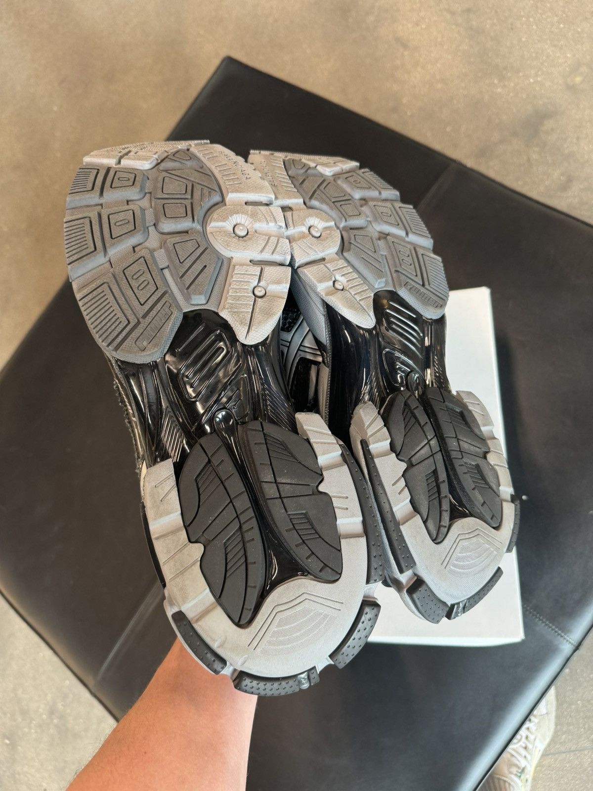 Balenciaga Balenciaga Runner Dark Grey Black Size US 13 / EU 46 - 6 Thumbnail