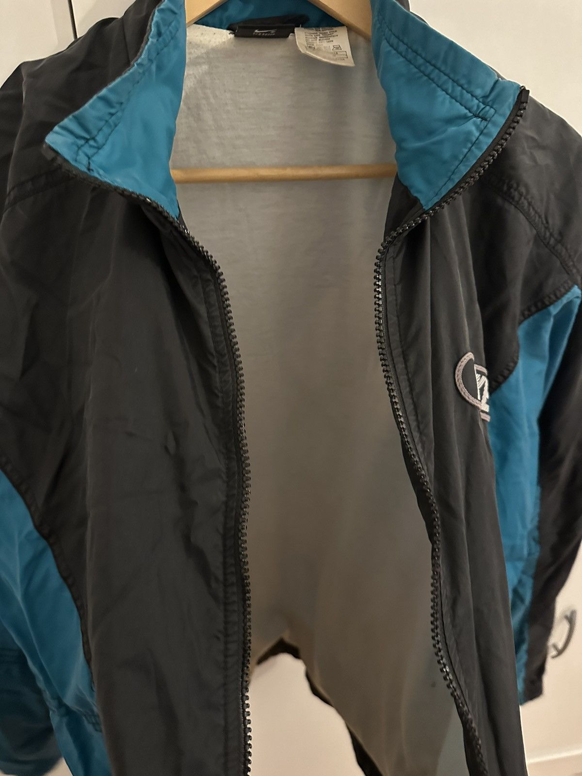 Nike Nike Air Max Jacket Windbreaker Size M Vintage Jacke Retro Size US M / EU 48-50 / 2 - 7 Thumbnail