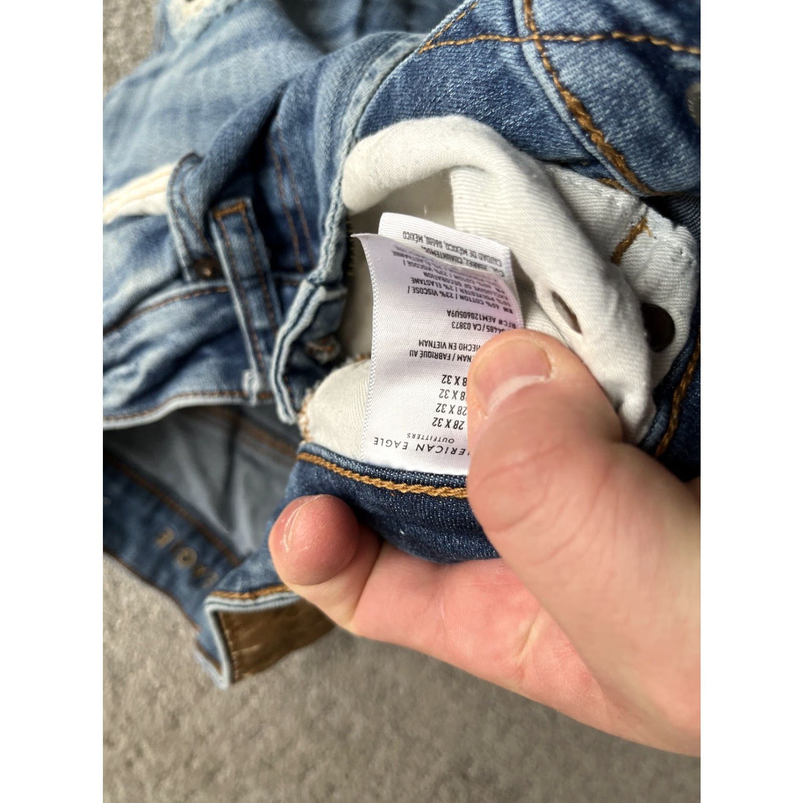 American Eagle Outfitters American Eagle Outfitters Jeans Men's Skinny 28x32 Light Wash Blue Destroyed Distressd Mens Size US 28 / EU 44 - 6 Thumbnail