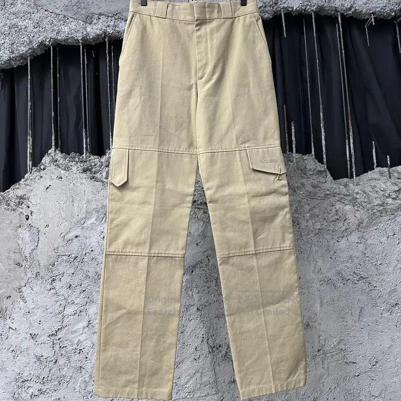 Louis Vuitton Khaki Embroidered Casual Pants .