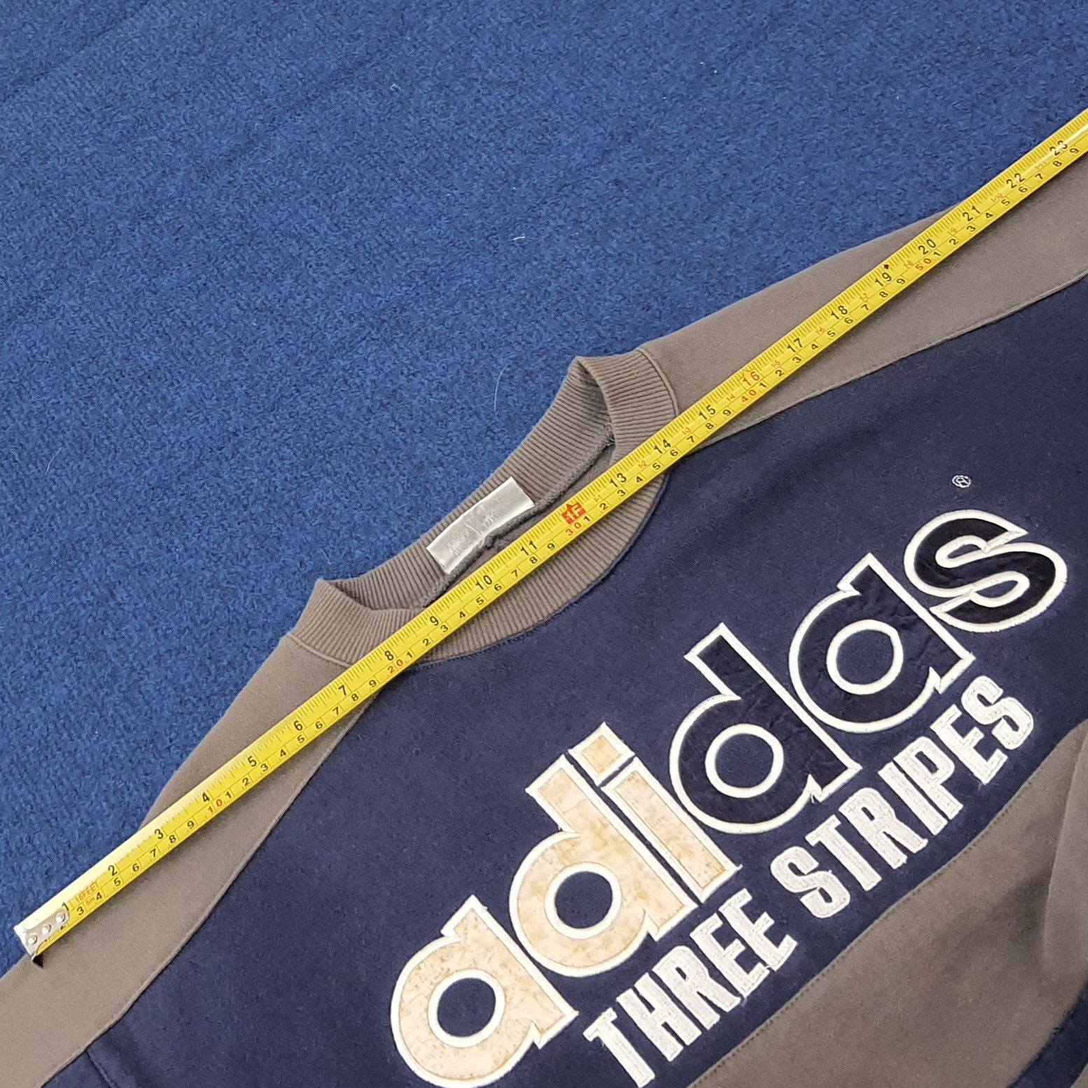 Adidas Vintage Adidas Three Stripes Retro Logo Sweatshirt C256N20 Size US M / EU 48-50 / 2 - 12 Thumbnail